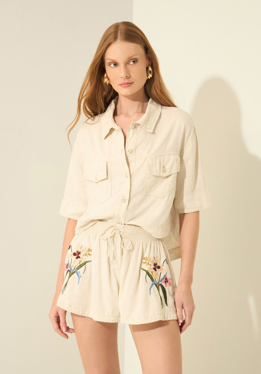 Shorts Bordado De Cintura Alta Em Sarja Com Linho, NATURAL. Shorts Bordado De Cintura Alta Em Sarja Com Linho, NATURAL, large.