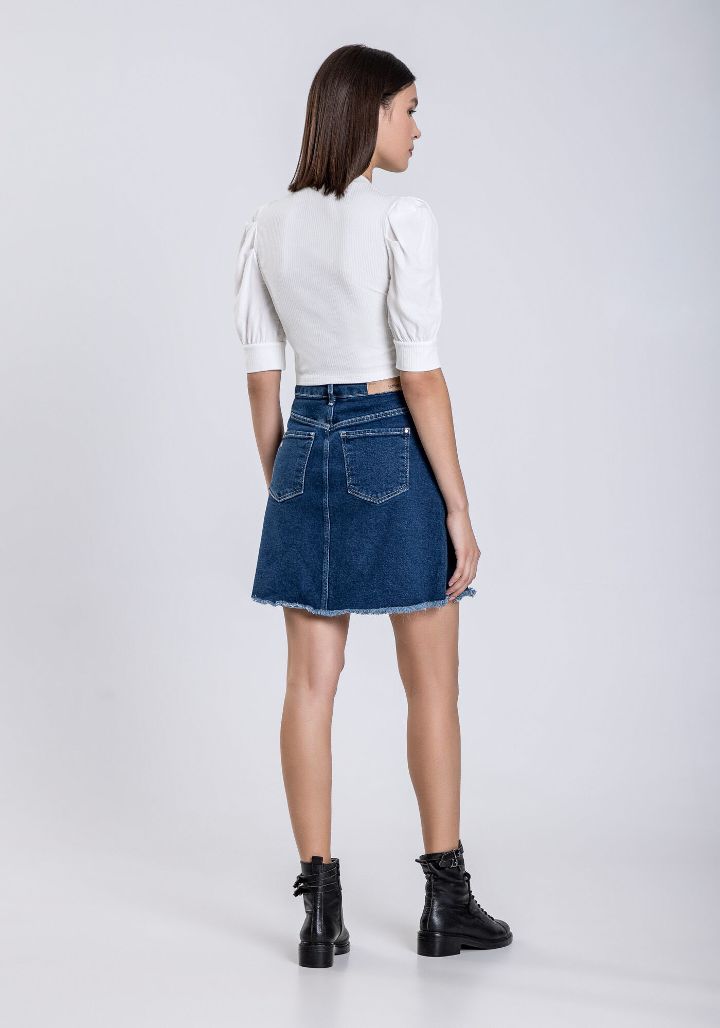 Blusa Cropped em Malha Canelada com Bordado, , large.