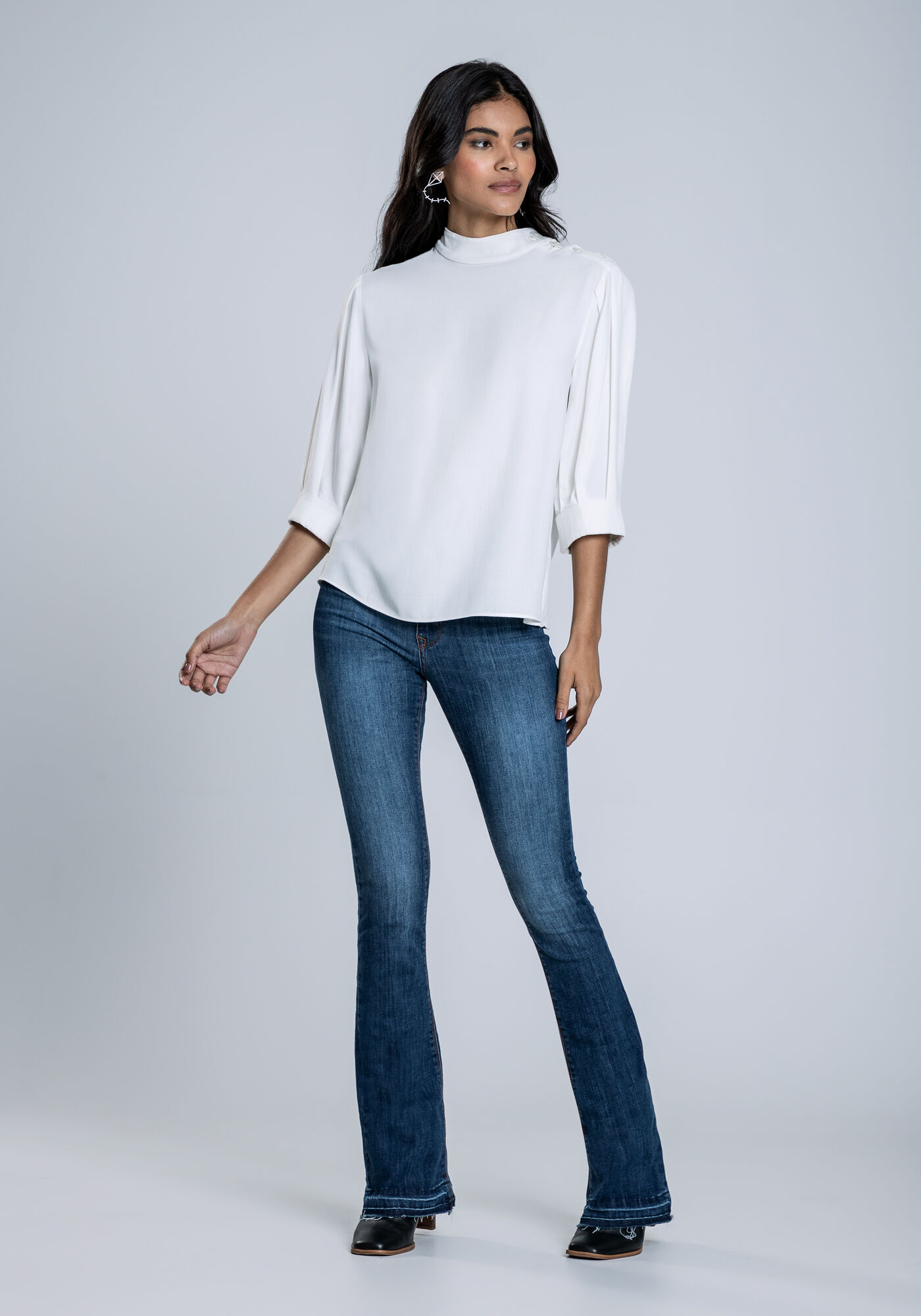 Blusa Gola Alta em Crepe com Bot&otilde;es M&aacute;xi, , large.