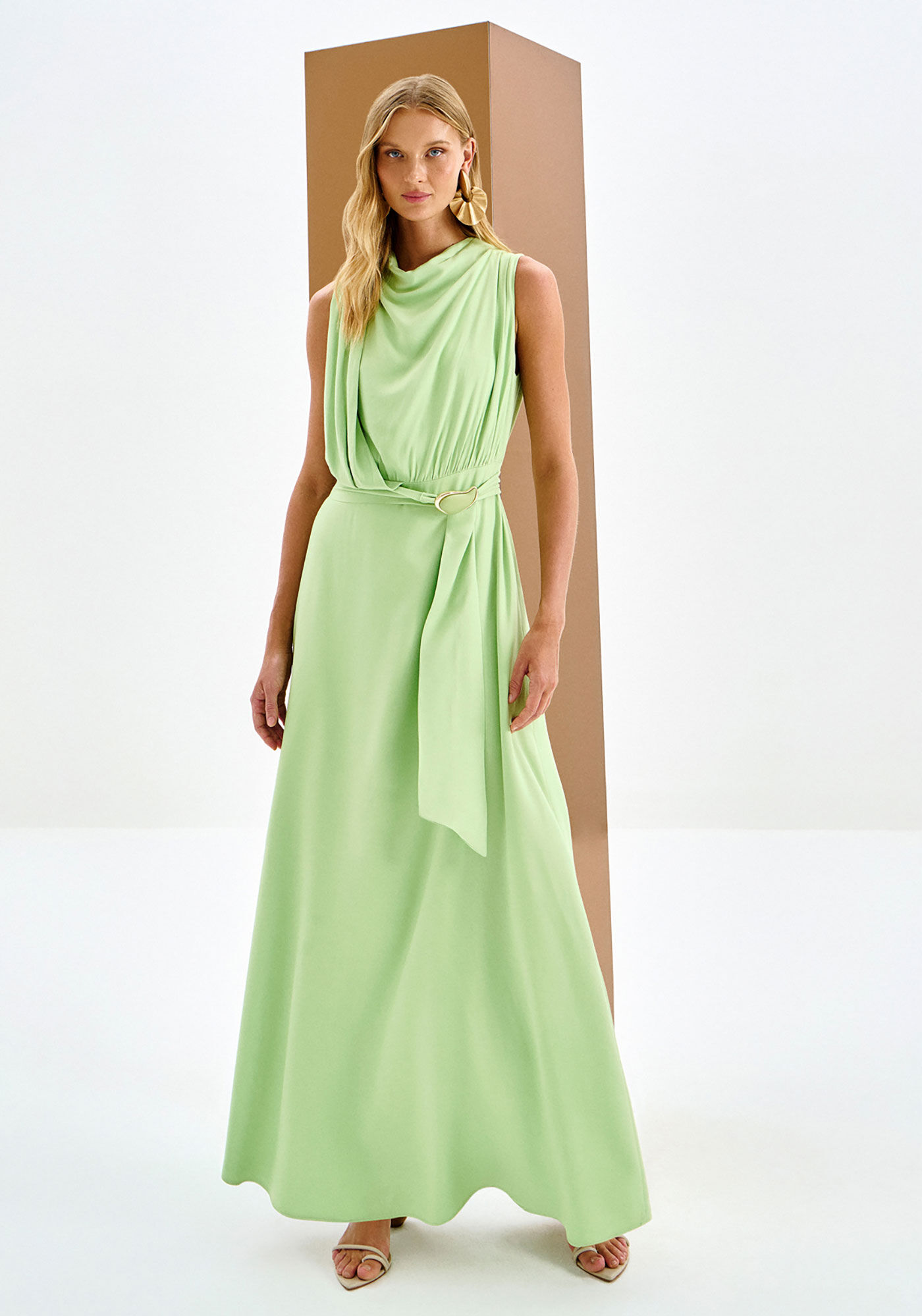 Vestido Longo em Viscose com Gola Degag&ecirc;, VERDE CIMENS, large.