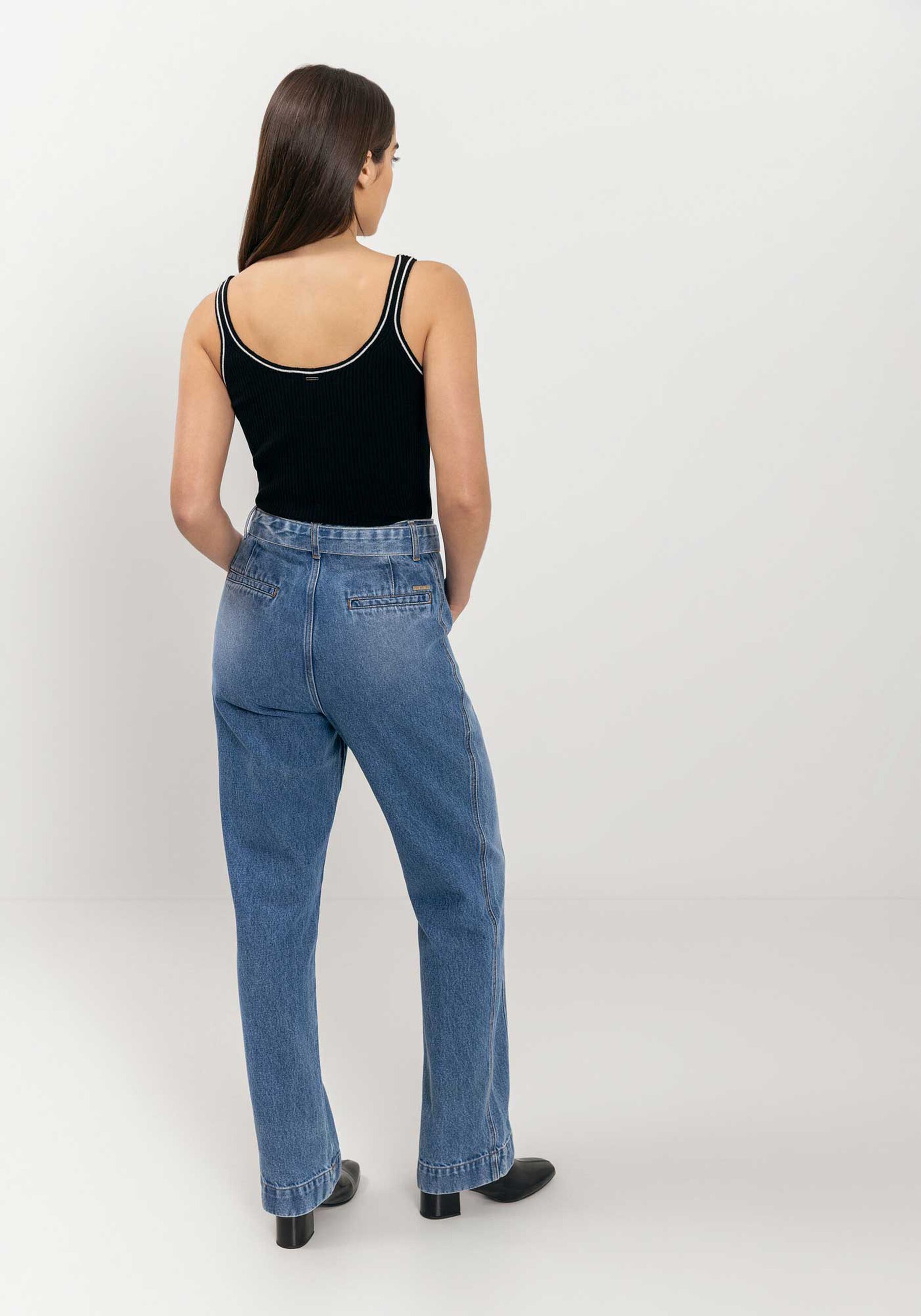 Calça Reta Jeans Com Cinto E Cintura Alta, . Calça Reta Jeans Com Cinto E Cintura Alta, , large.