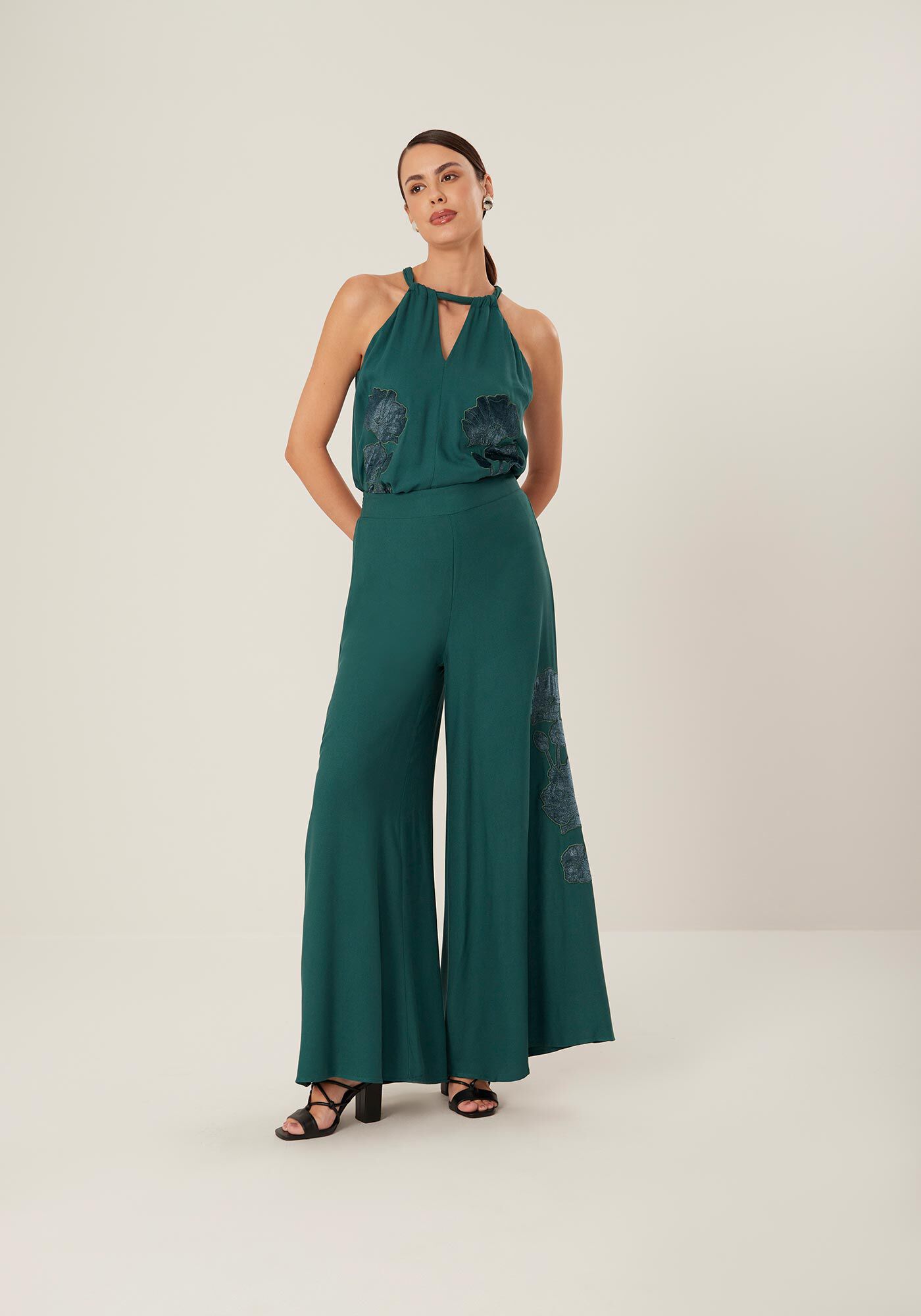 Cal&ccedil;a Pantalona Em Crepe De Viscose Com Bordado Lateral, VERDE CERES, large.