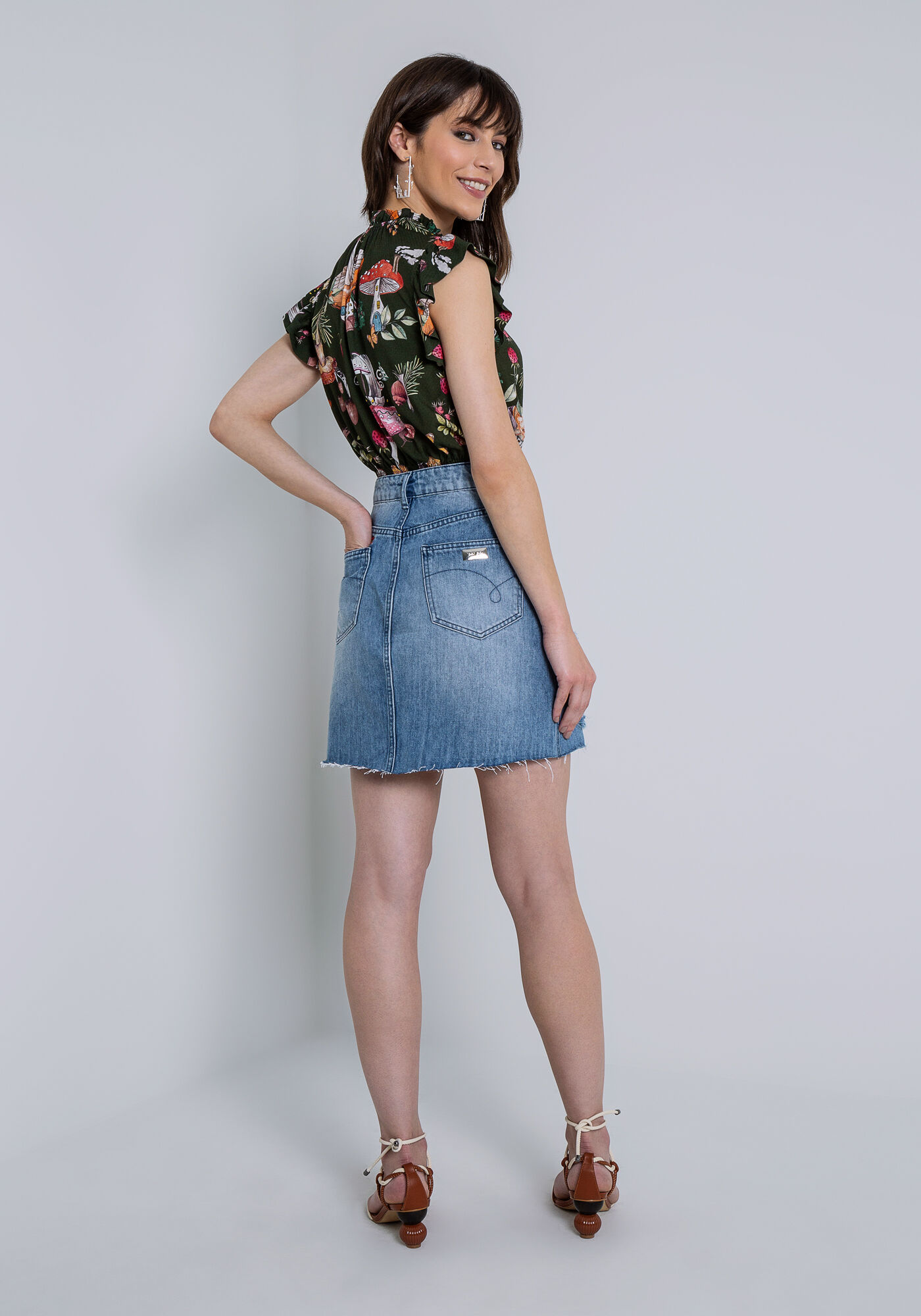 Saia Curta em Jeans com Cintura Alta e Bordado, , large.