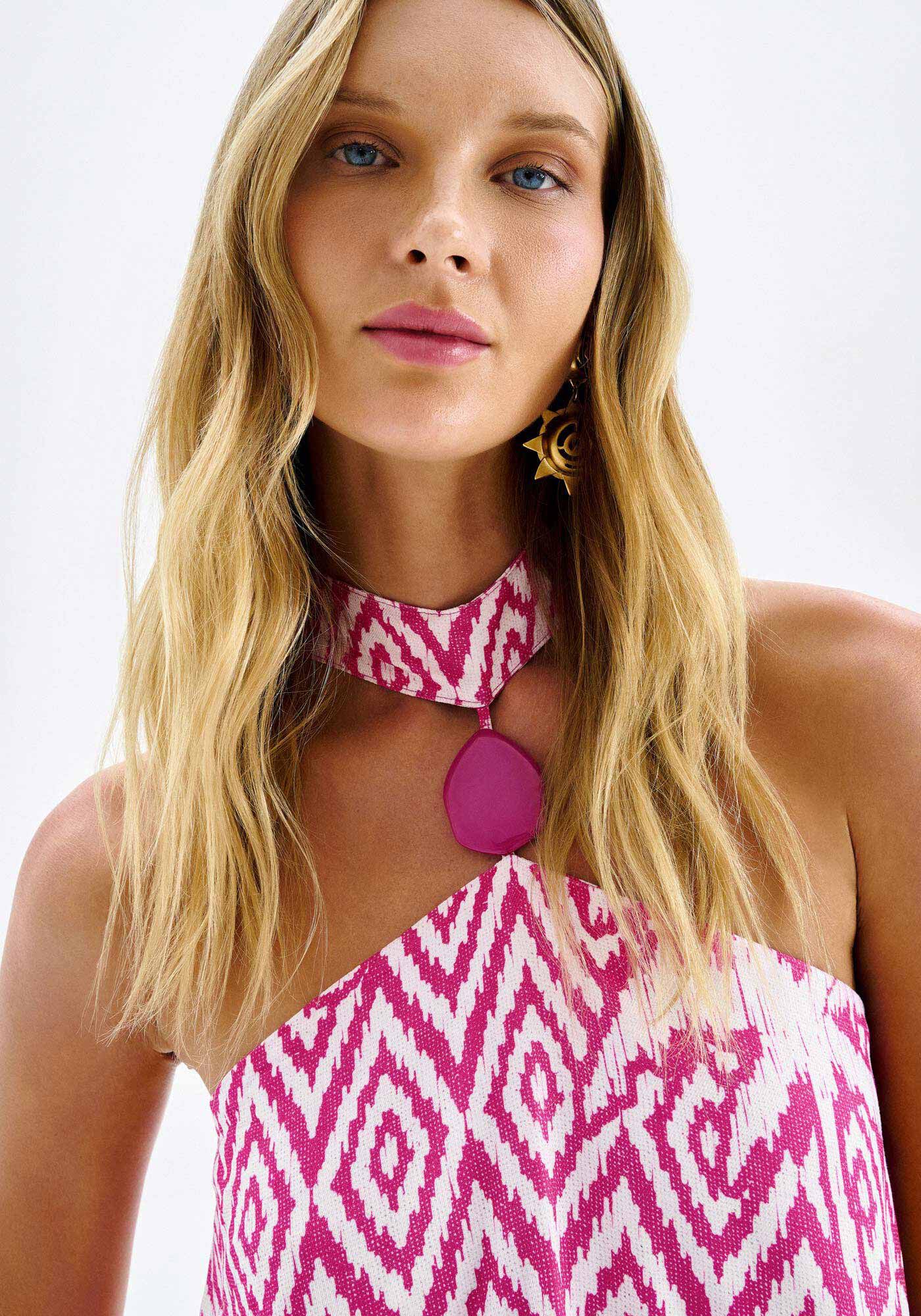 Blusa em Viscose com Gola Alta e Pedra, , large.