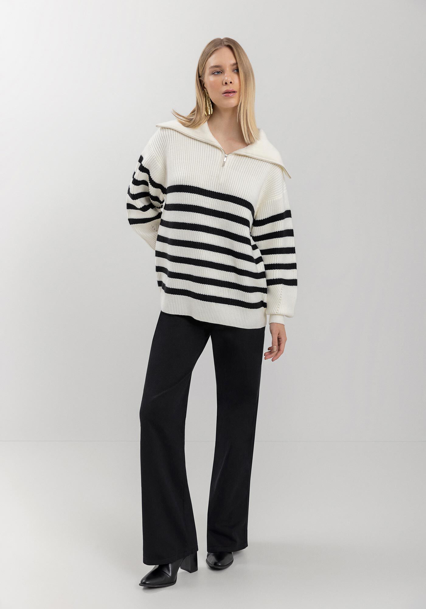 Blus&atilde;o Listrado Alongado De Mangas Longas Em Tric&ocirc;, , large.