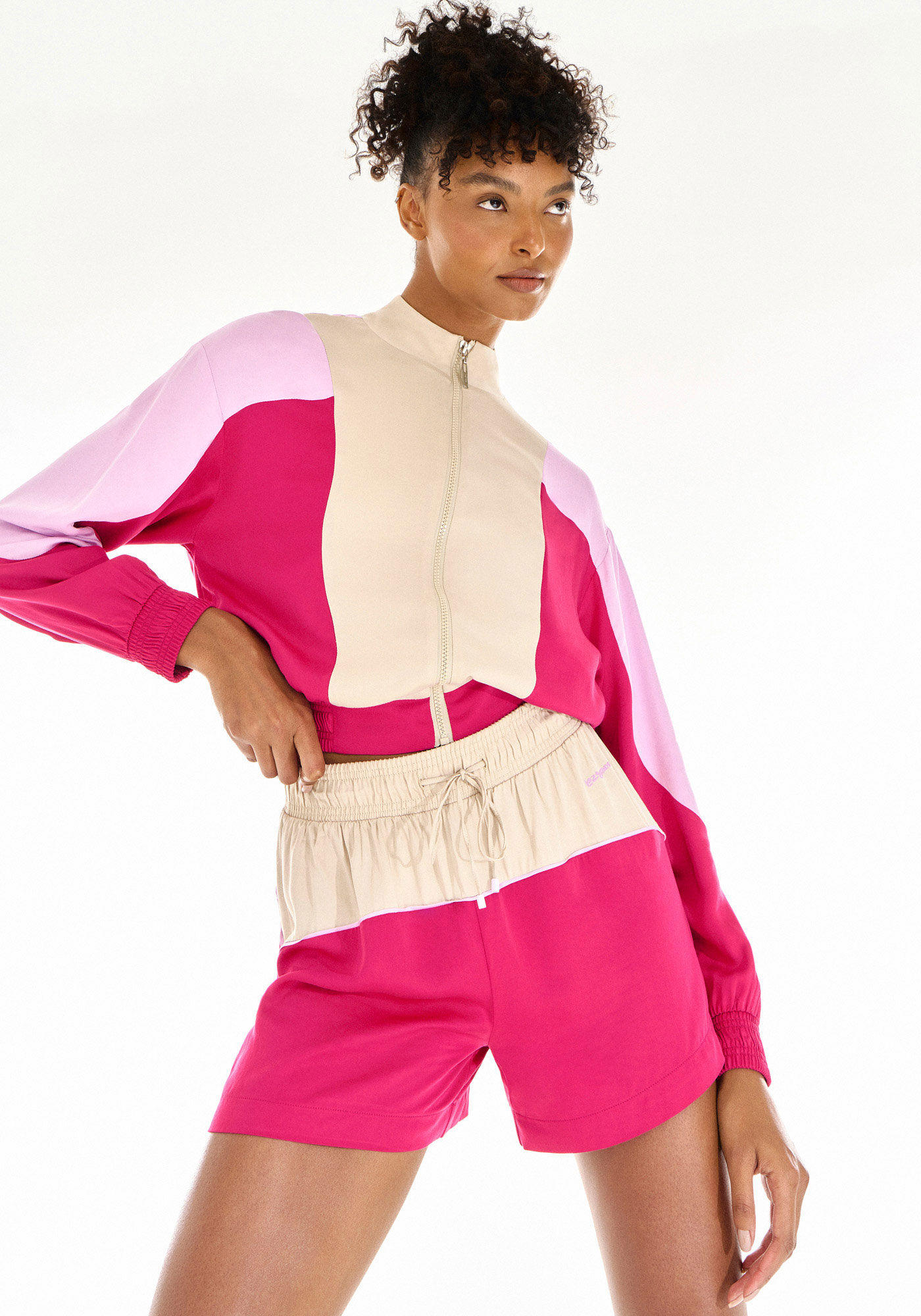 Shorts Cintura M&eacute;dia MOVE Fitness com Recortes Bicolor, , large.