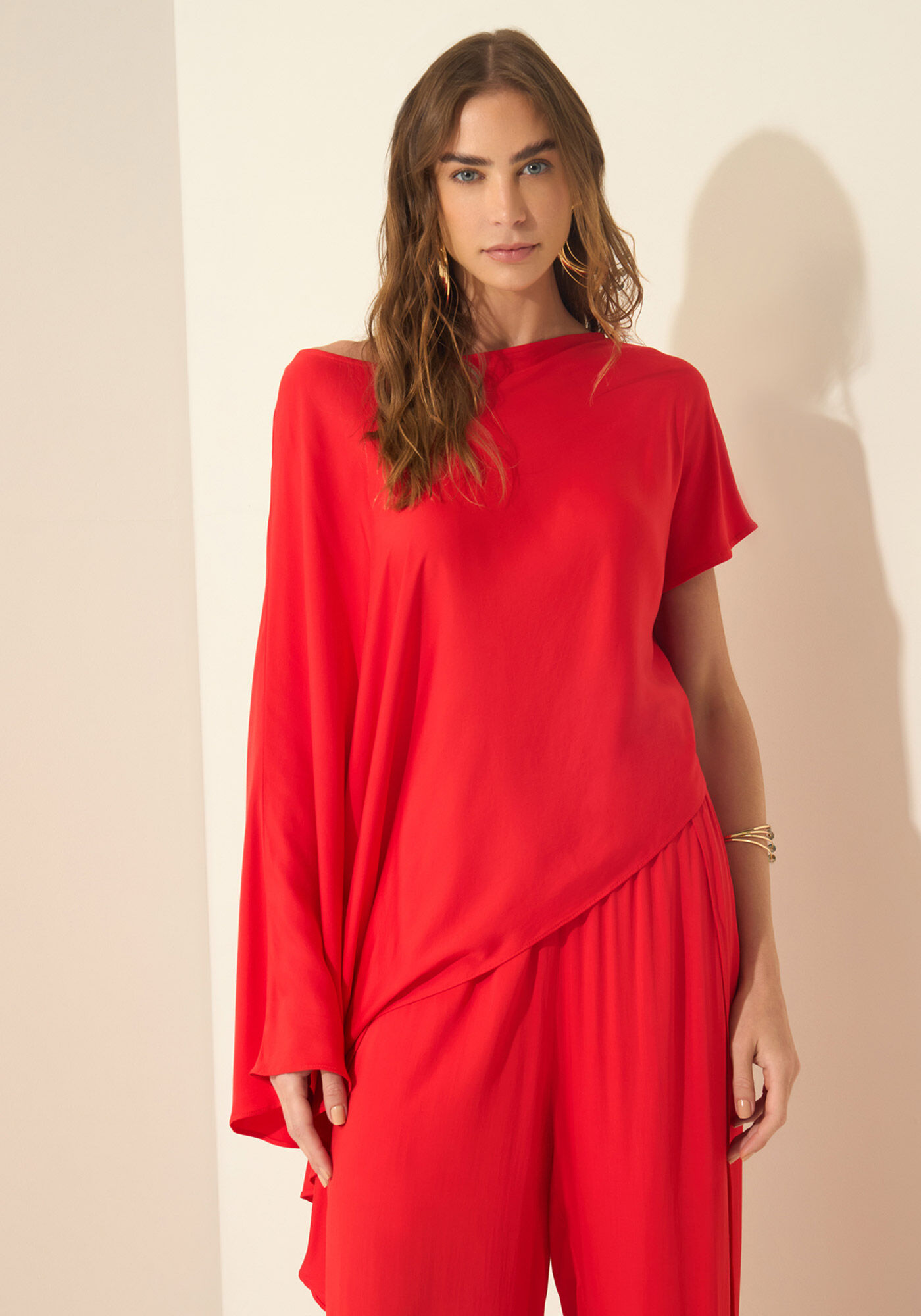 Blusa Assim&eacute;trica Alongada Com Manga 7/8, VERMELHO POWER, large.