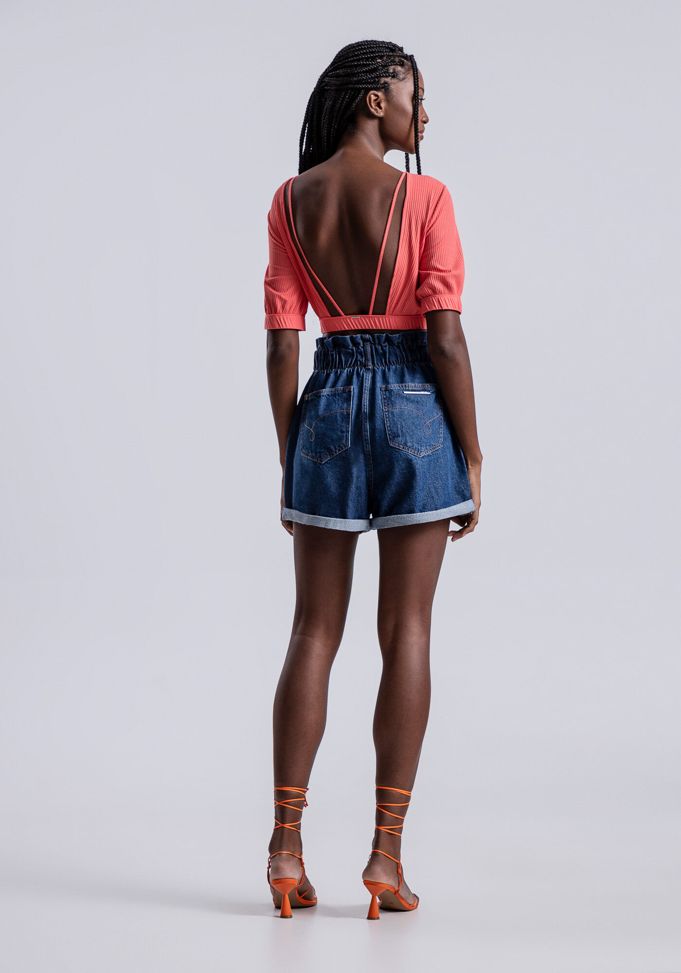 Shorts Jeans Alfaiataria com El stico C s Lez a Lez