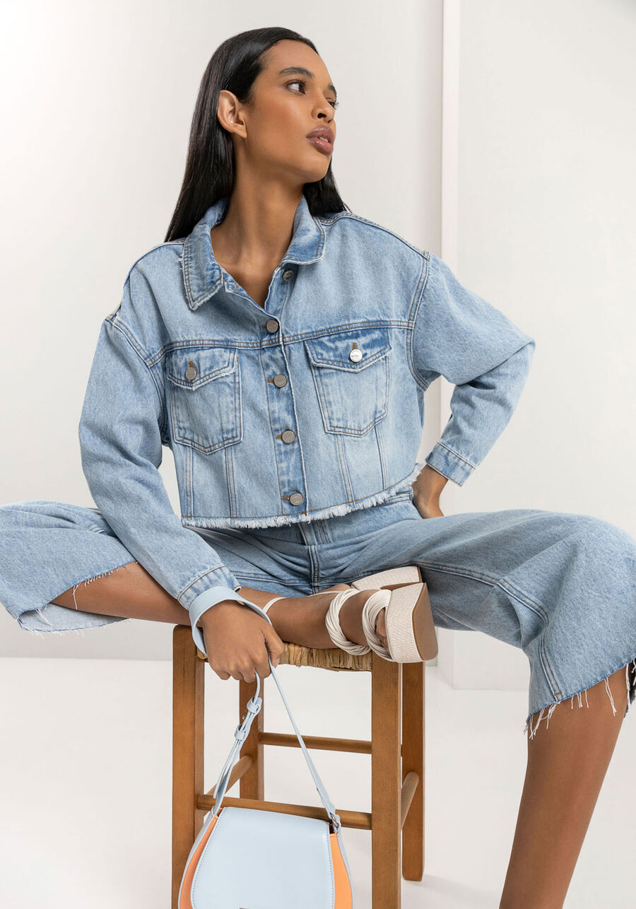 Jaqueta Jeans Cropped com Prega Costas, . Jaqueta Jeans Cropped com Prega Costas, , large.