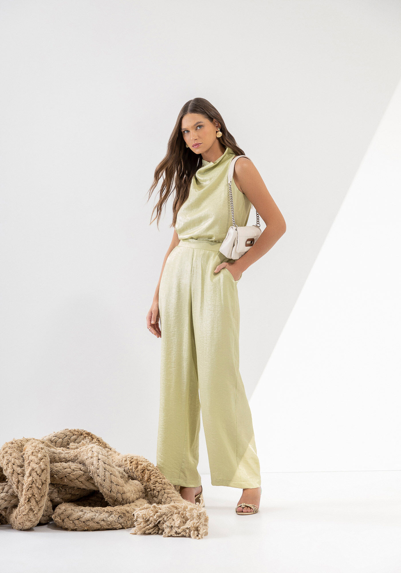 Cal&ccedil;a Reta em Cetim Texturizado com Cintura Alta, VERDE FLAMBOYANT, large.