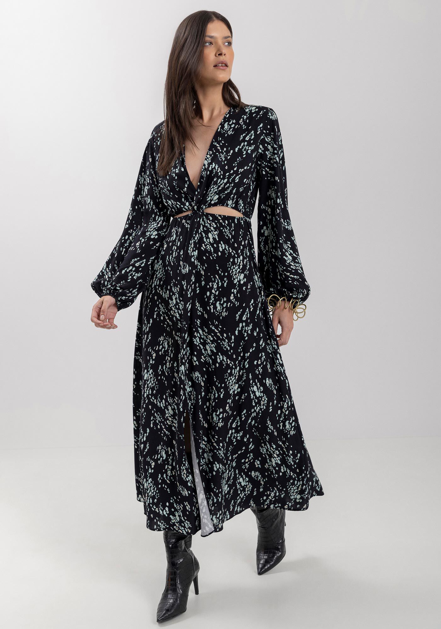 Vestido Estampado Midi Ch&aacute; Em Viscose Com Tor&ccedil;&atilde;o Frontal, , large.