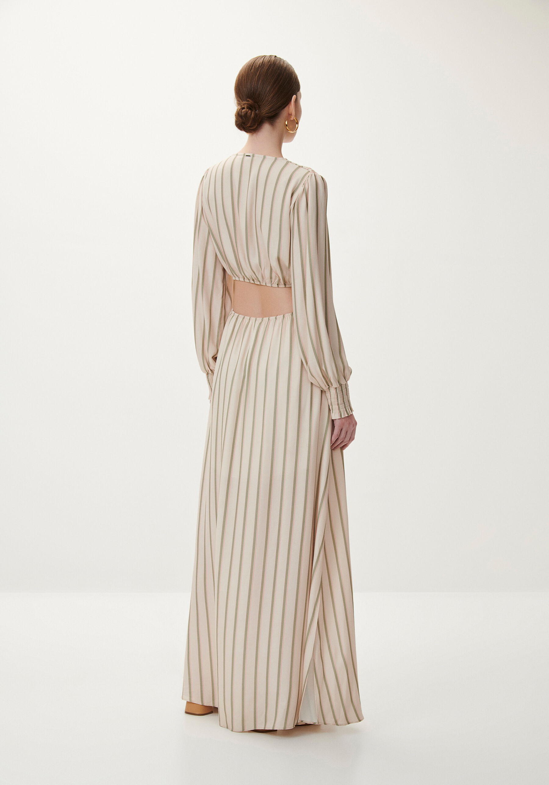 Vestido Longo Manga Longa Estampado com Cut Out, . Vestido Longo Manga Longa Estampado com Cut Out, , large.