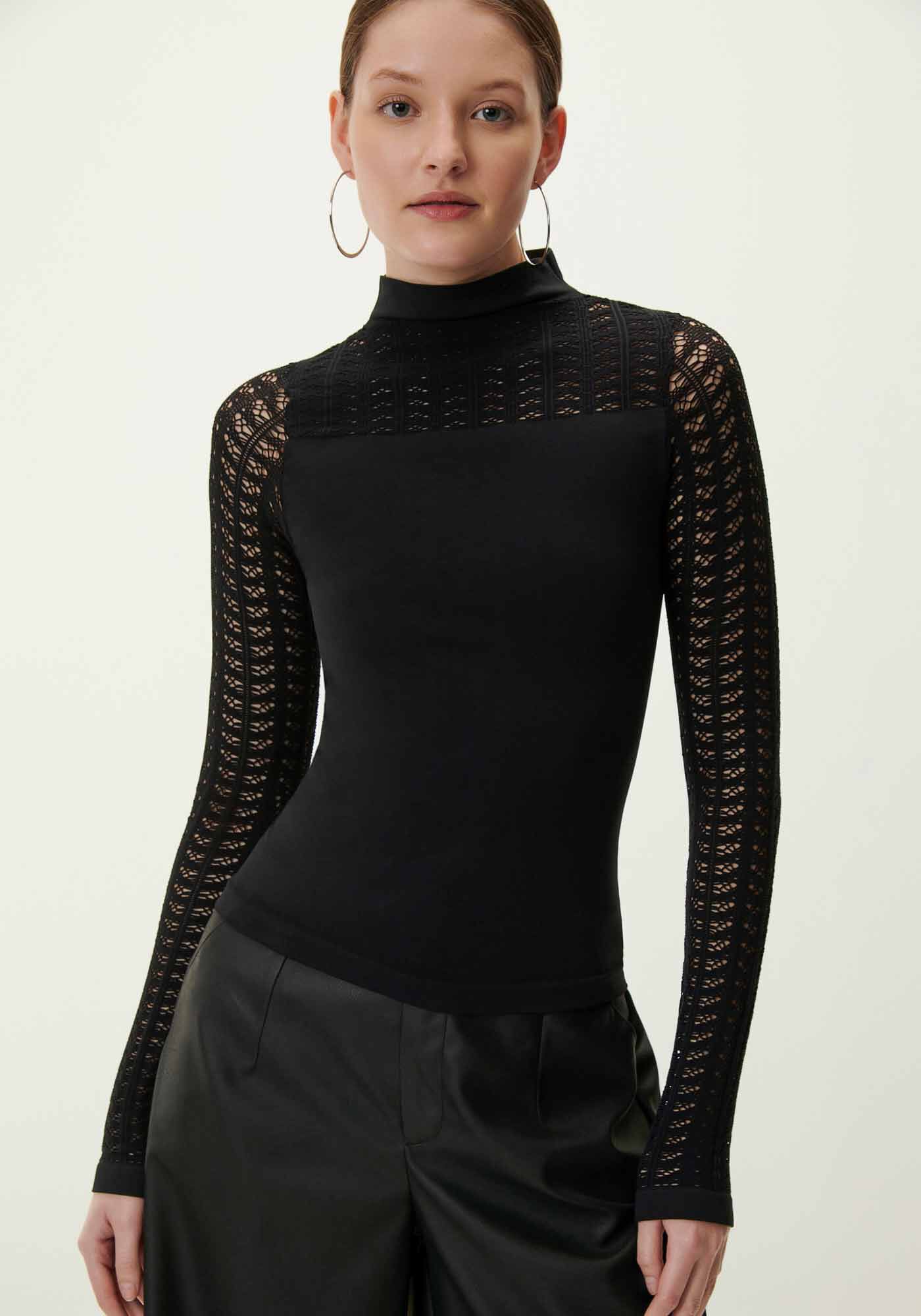 Blusa Gola Alta com Manga Longa em Renda, , large.