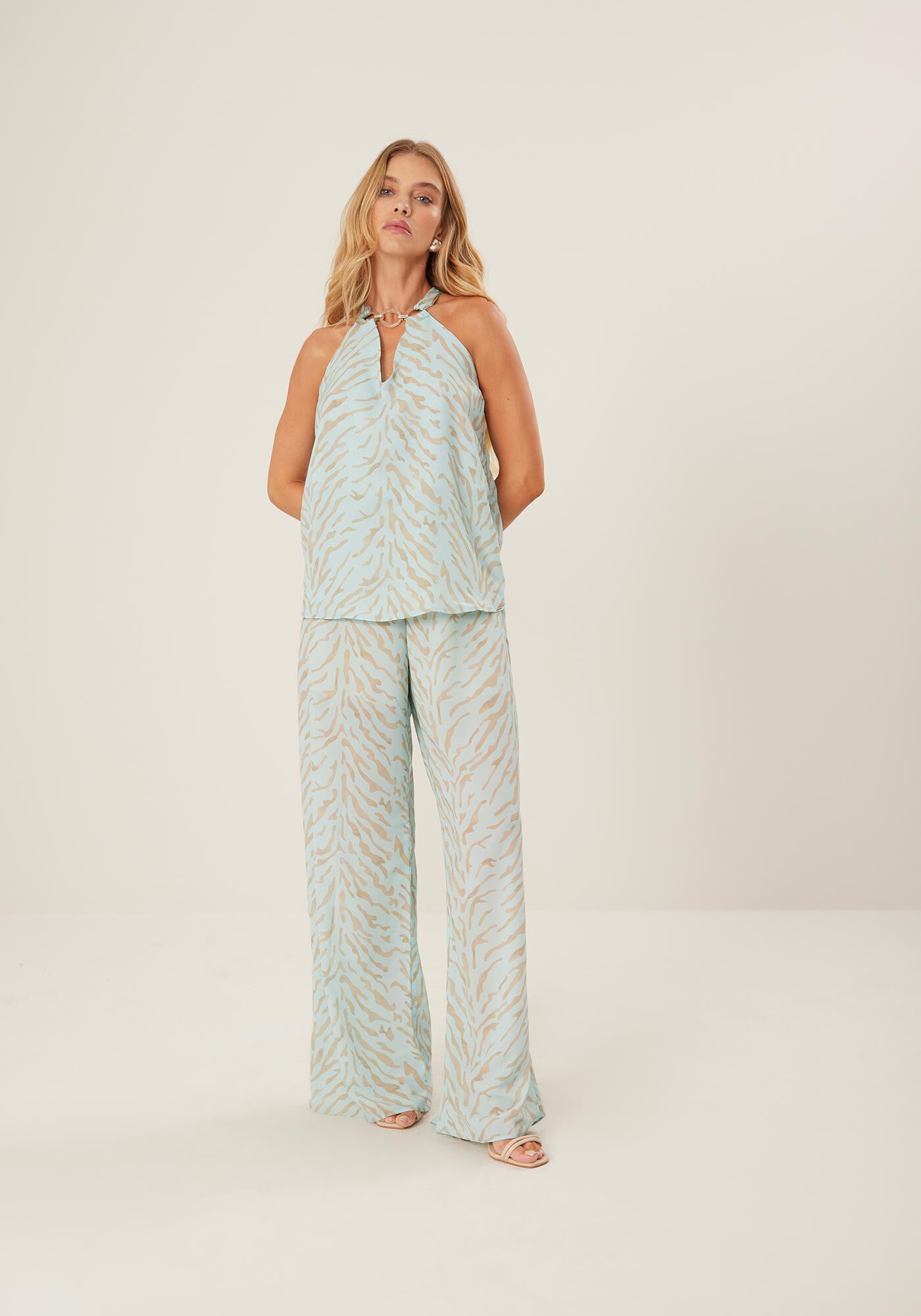 Blusa Estampada em Chiffon com Detalhe Decote, SAND AZUL, large.