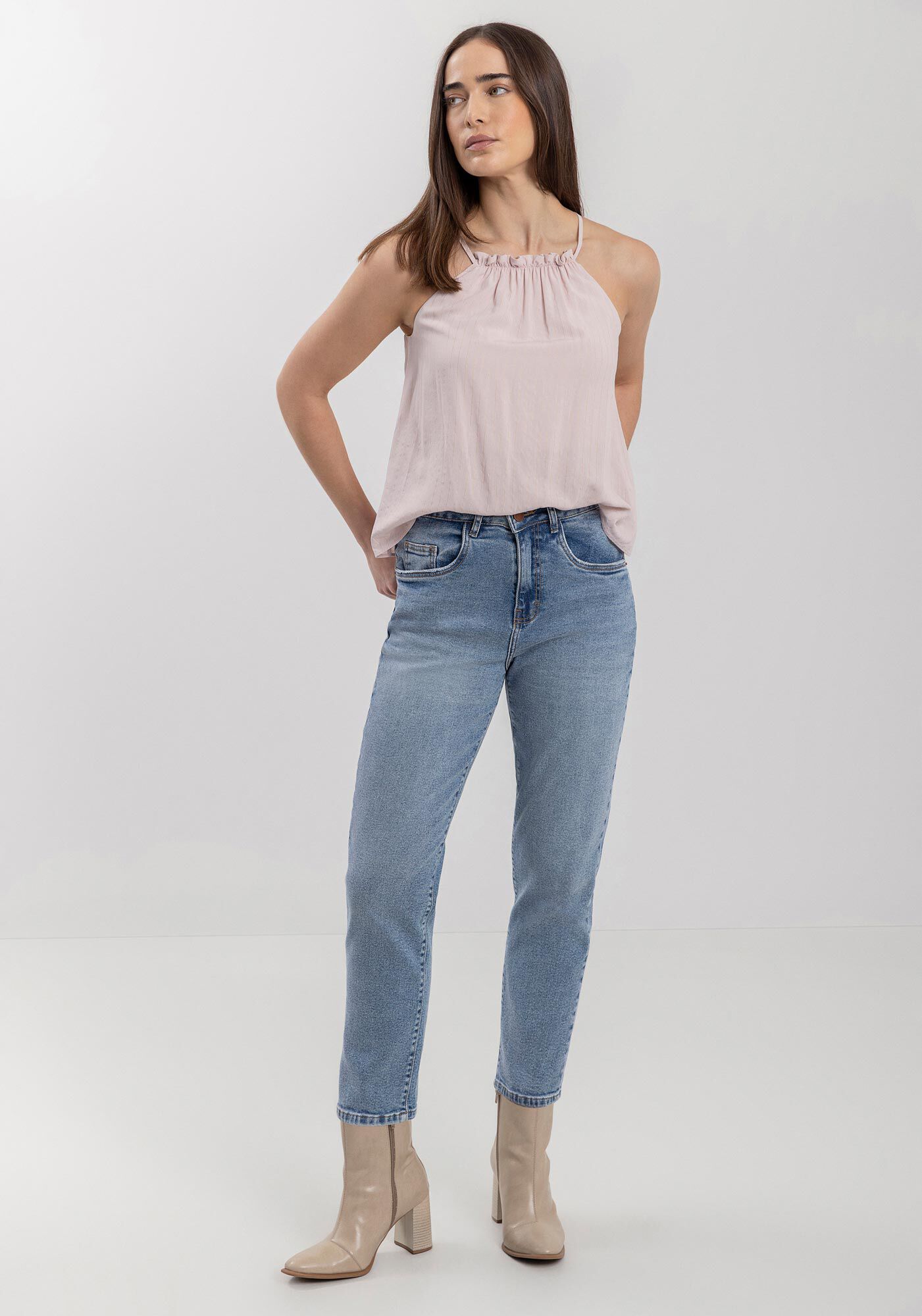 Cal&ccedil;a Mom Jeans Com Cintura Alta E Comprimento Curto, JEANS, large.