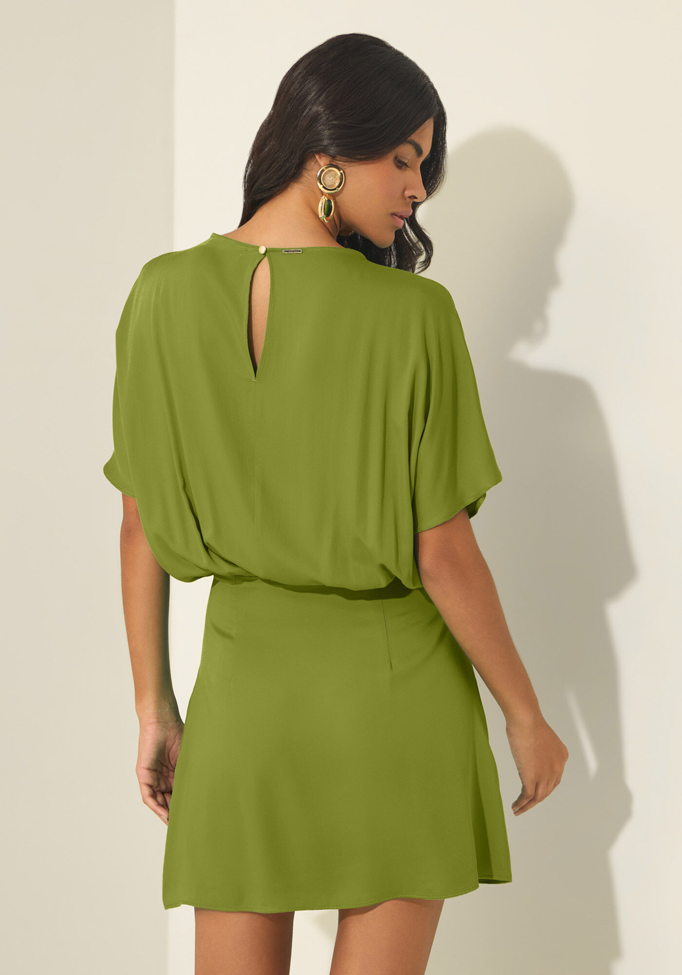 Vestido De Mangas Curtas Com Gola Degag&ecirc;, VERDE ABACATE, large.
