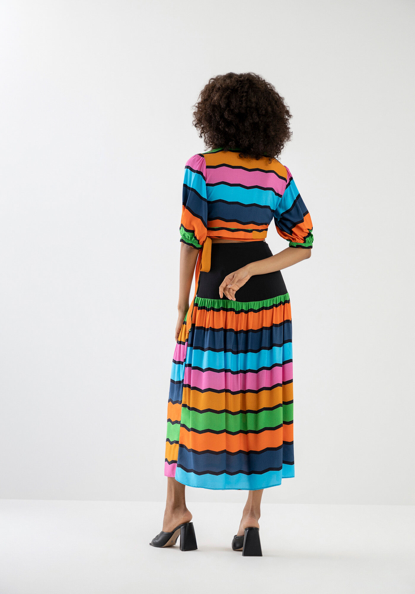 Blusa Transpassada em Viscose Estampada, , large.