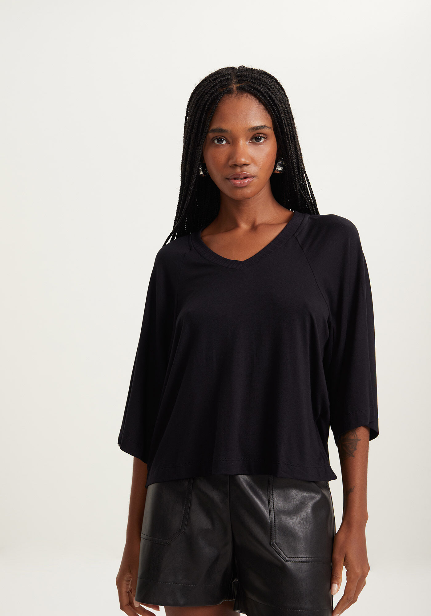 Blusa Ampla Com Mangas M&eacute;dias E Decote Em V, , large.