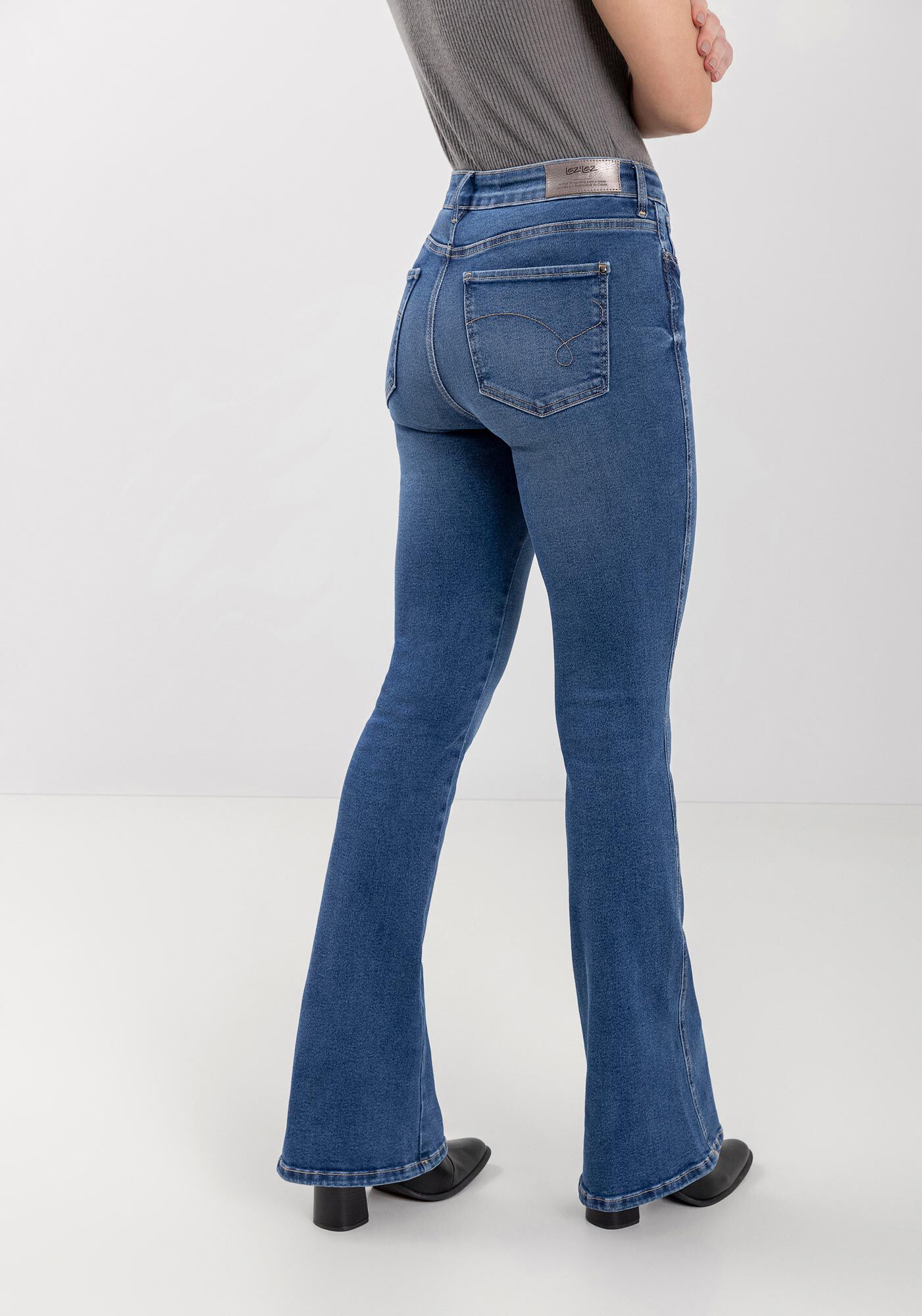 Cal&ccedil;a Jeans Flare Com Cintura Alta E Tecnologia Perfect, , large.