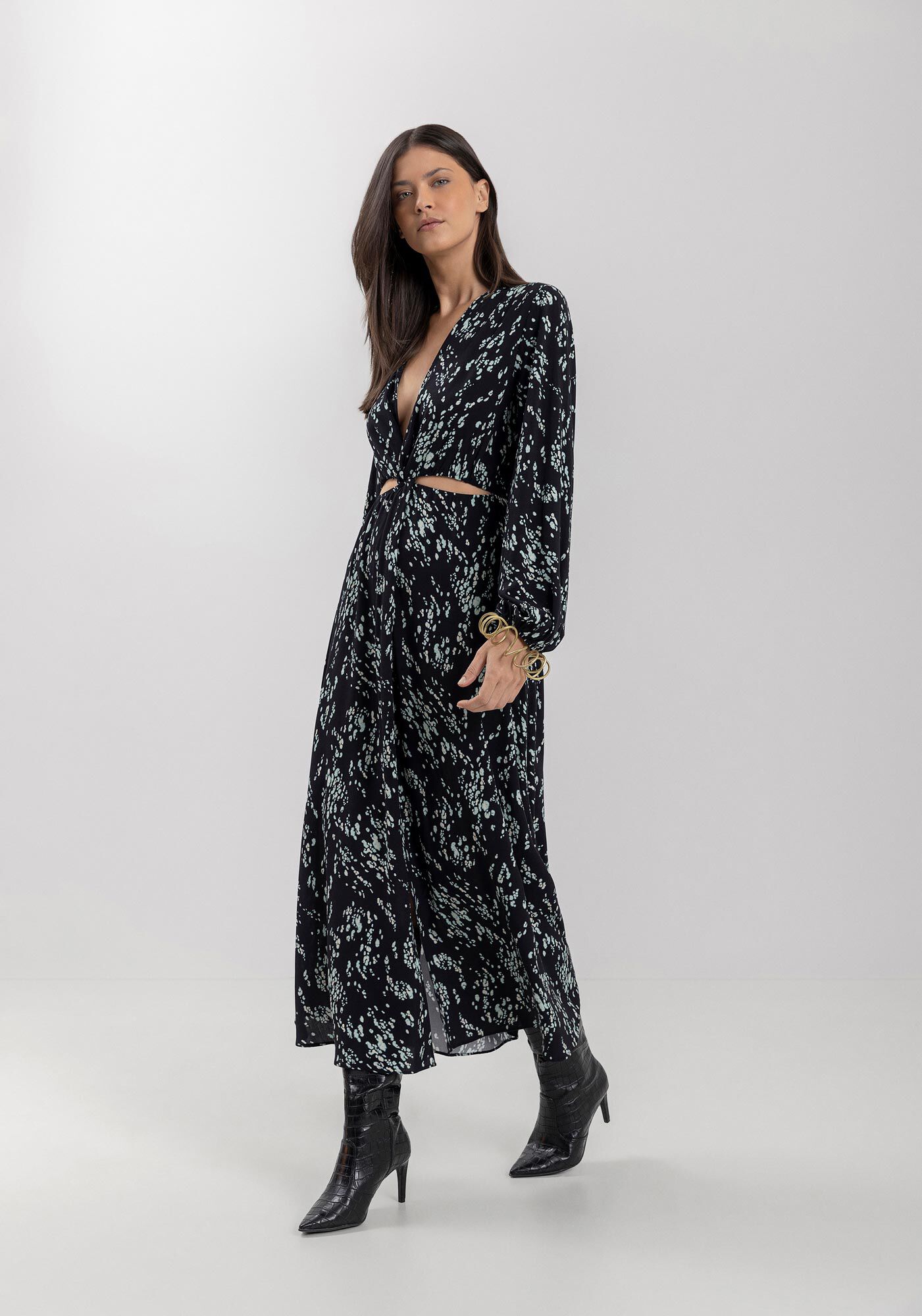 Vestido Estampado Midi Ch&aacute; Em Viscose Com Tor&ccedil;&atilde;o Frontal, , large.