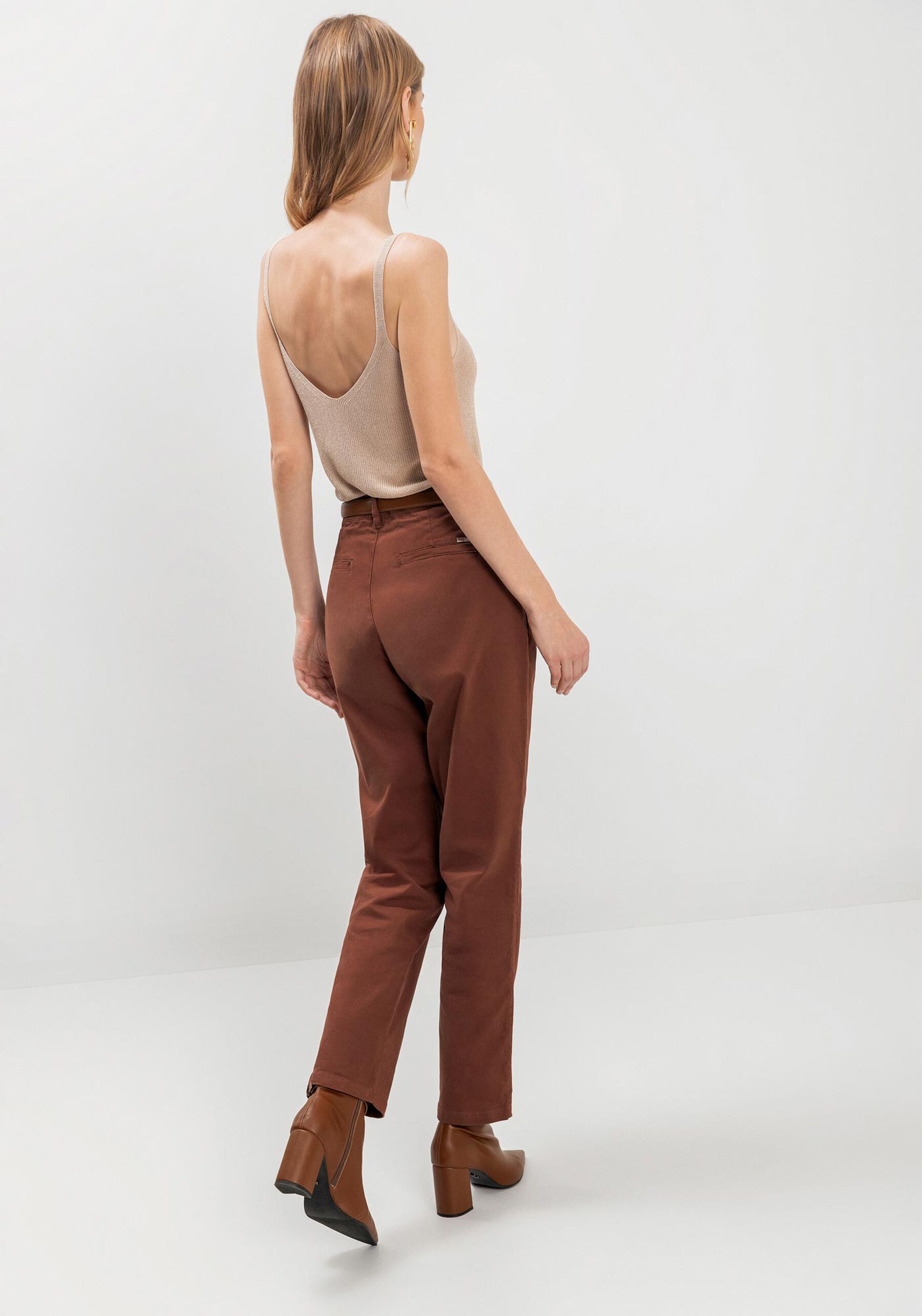 Calça Slim Cropped Com Cintura Alta Em Sarja Com Elastano, . Calça Slim Cropped Com Cintura Alta Em Sarja Com Elastano, , large.