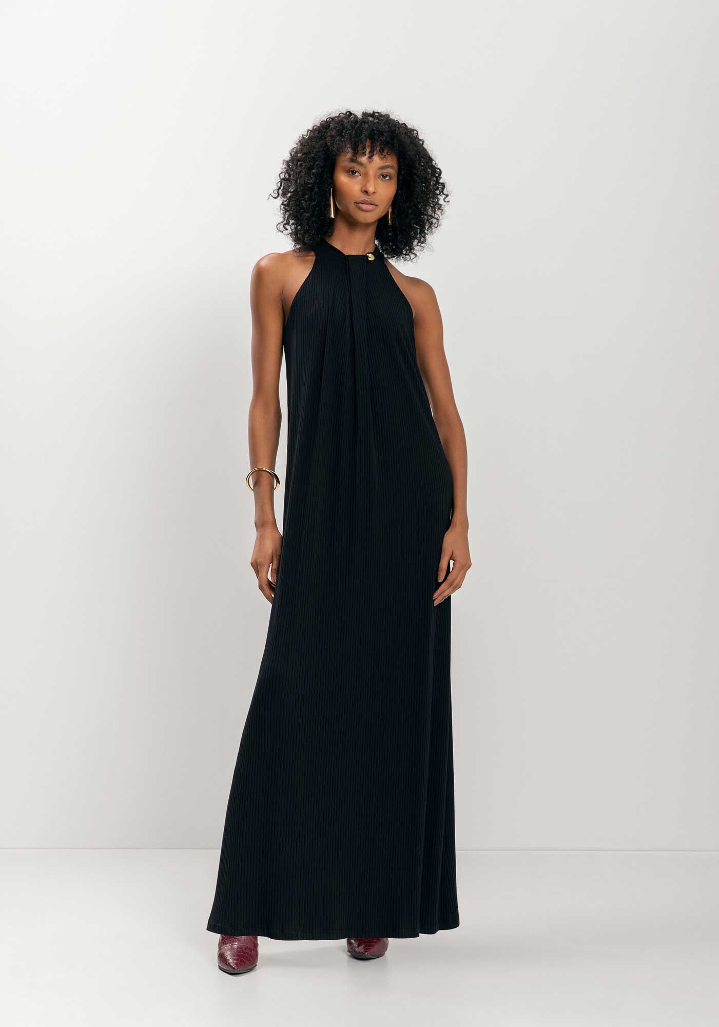 Vestido Longo Com Enfeite Na Gola Em Malha Canelada, PRETO, large.