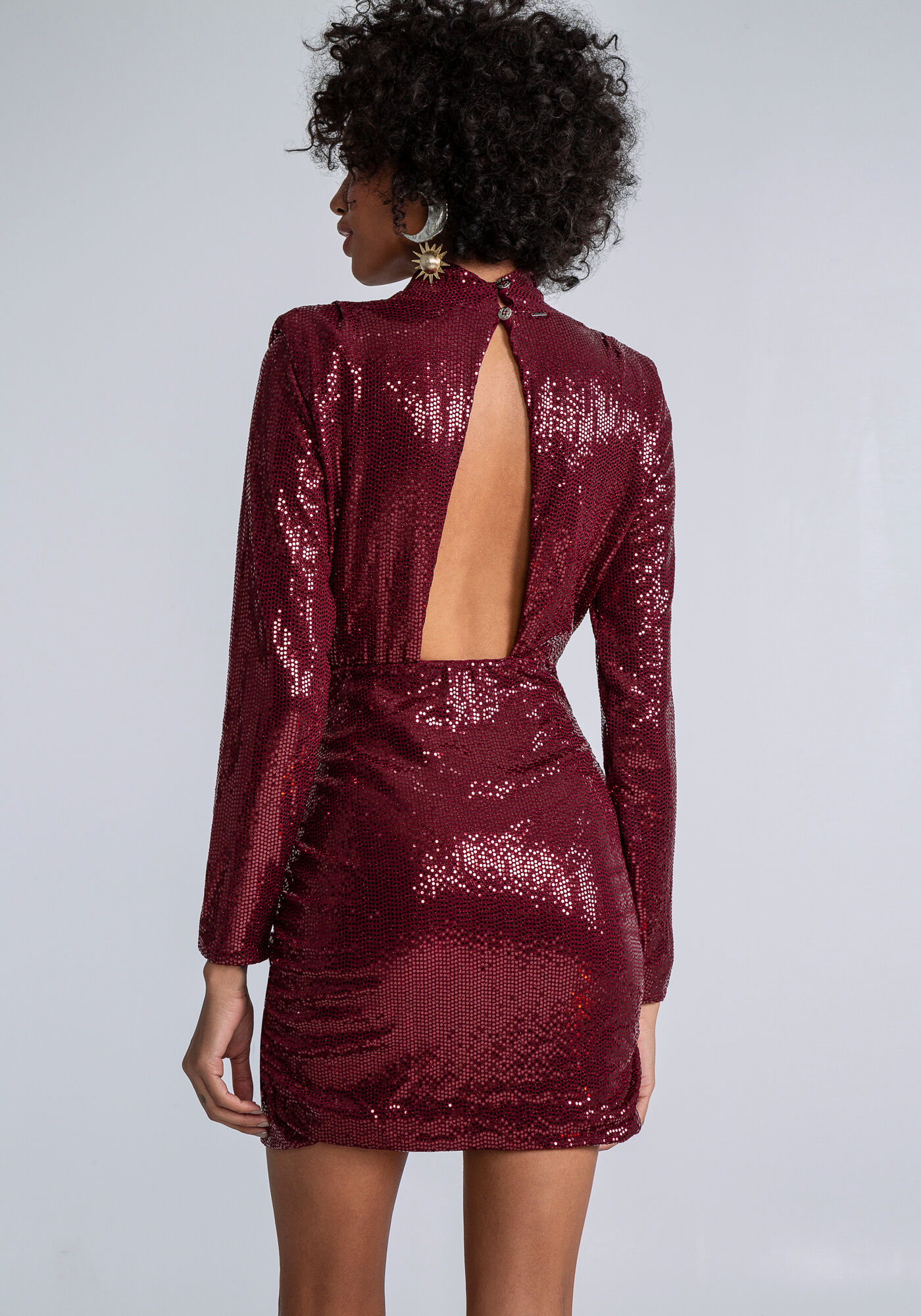 Vestido Curto Gola Boba Paet Glam