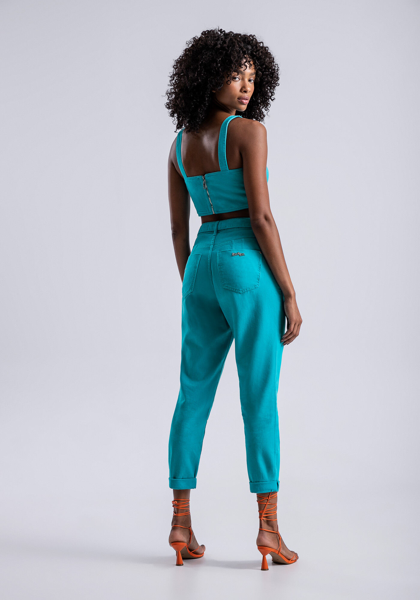 Cal&ccedil;a Sarja Mom Cintura Super Alta com Cinto, AZUL HENNA, large.