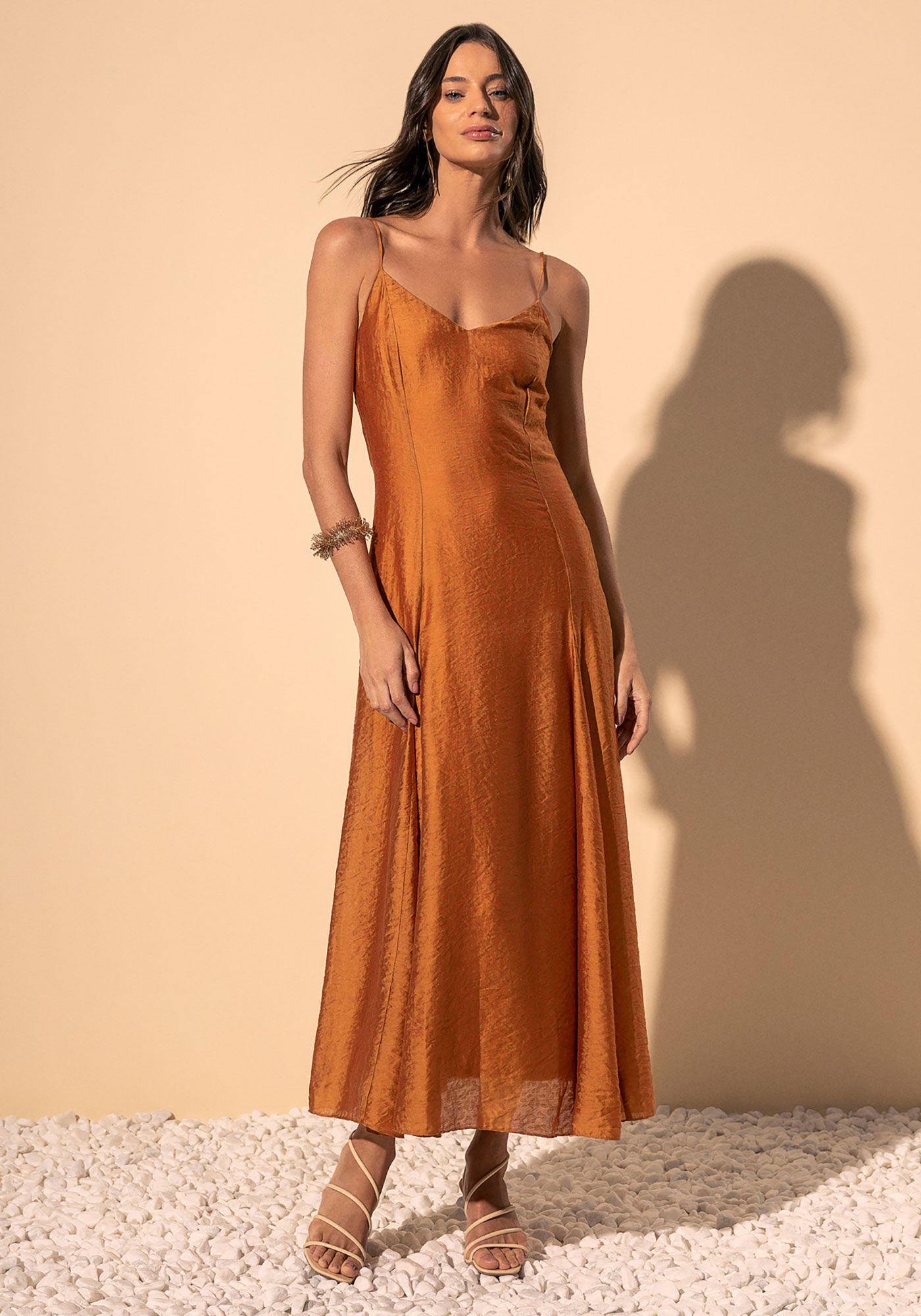 Vestido Ch&aacute; De Al&ccedil;as Finas Em Tecido Texturizado, BEGE GLAZED, large.