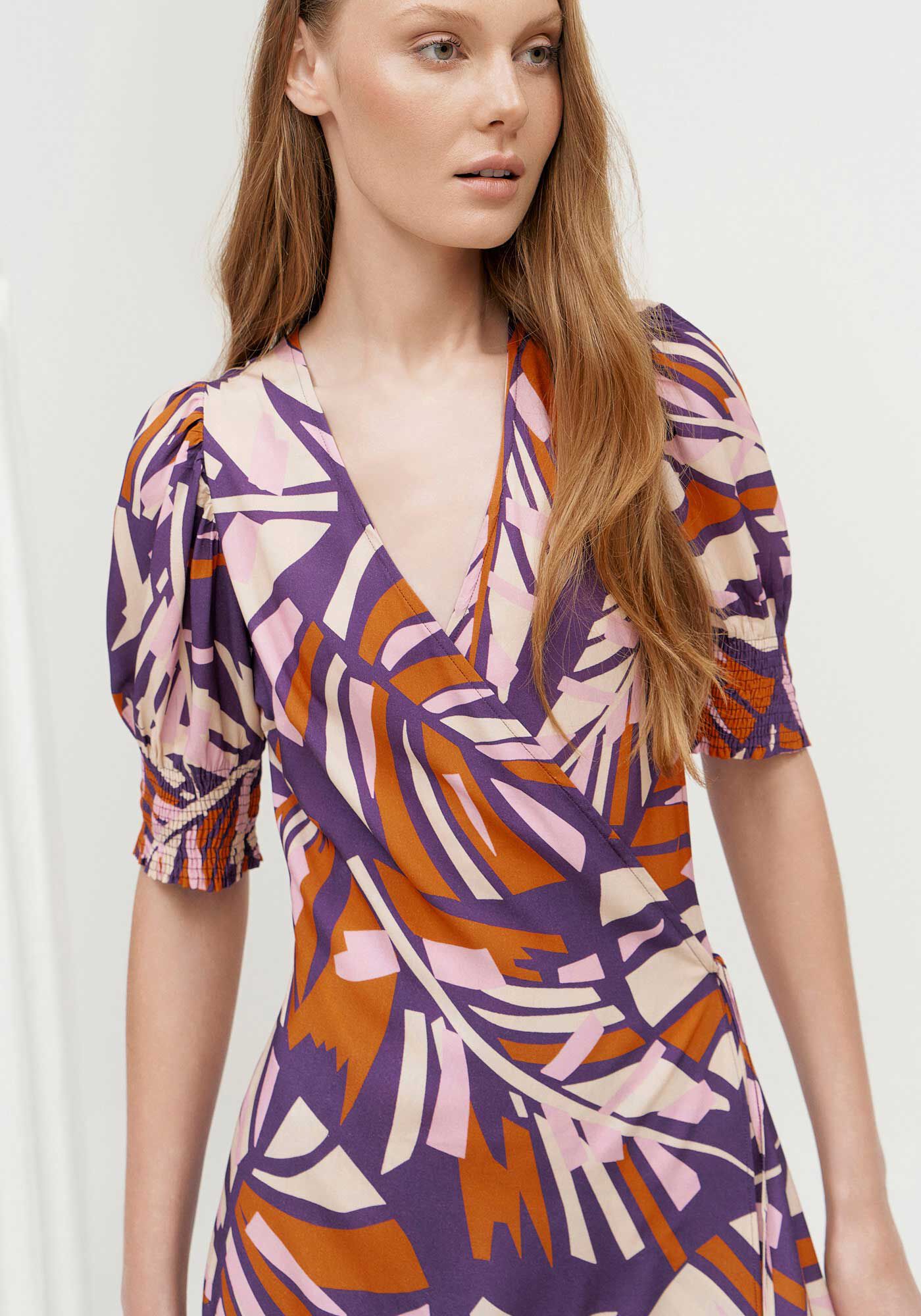 Vestido Midi Transpassado em Viscose Estampado, PURPLE FOREST, large.