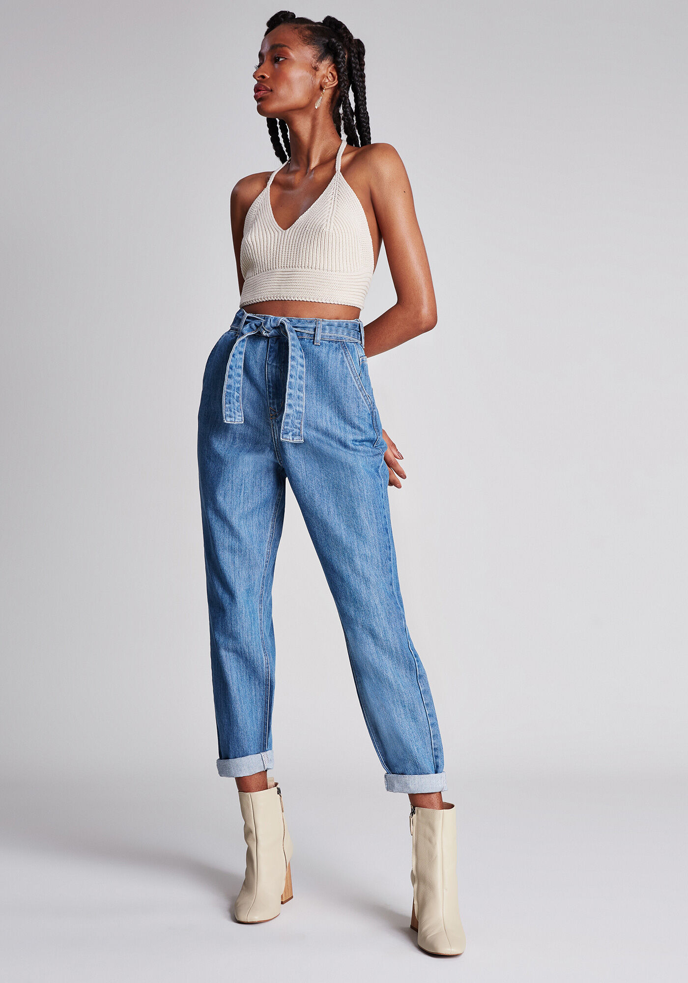 Calça jeans cintura alta com cinto clearance