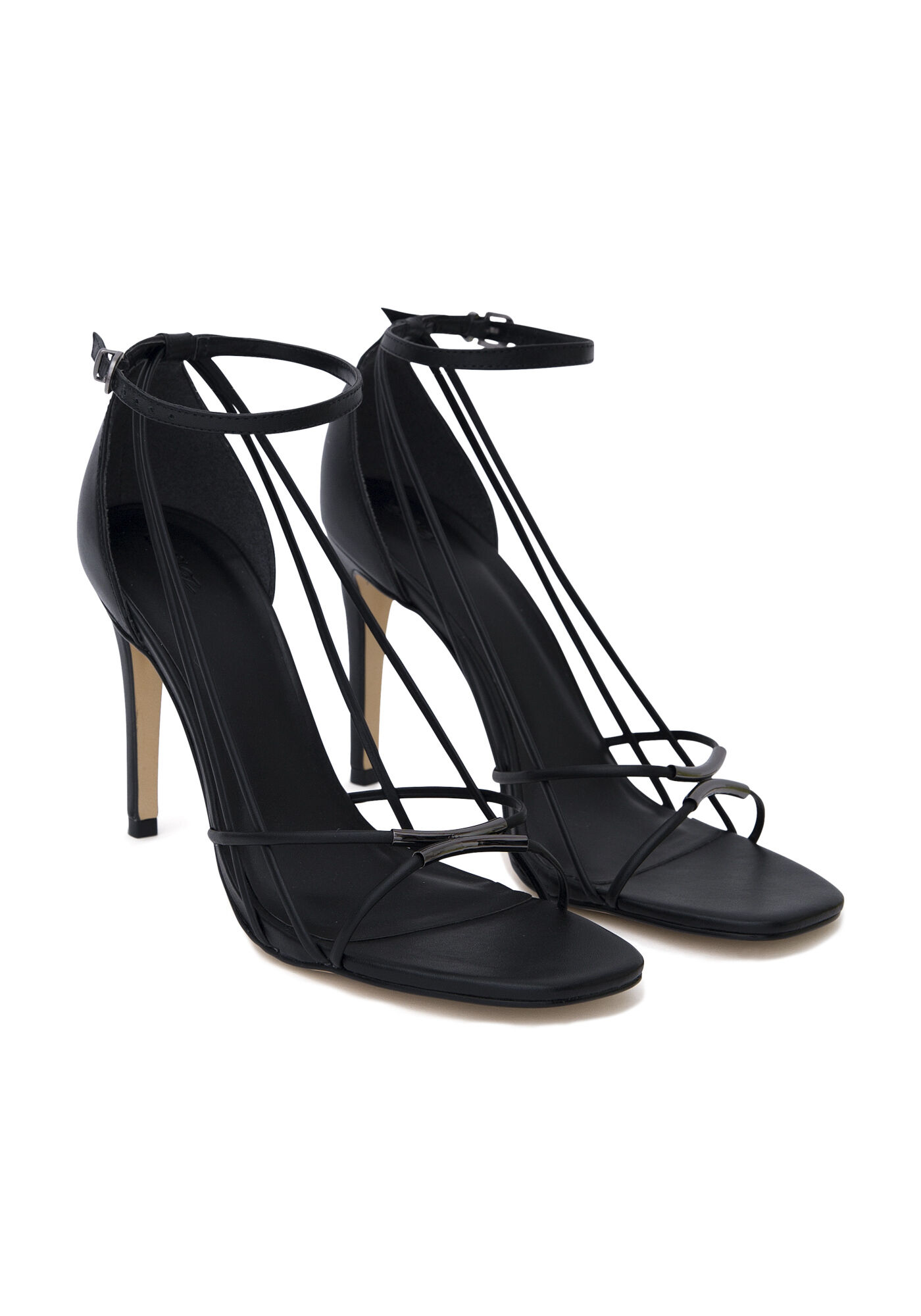 Sandalias preta salto fino top