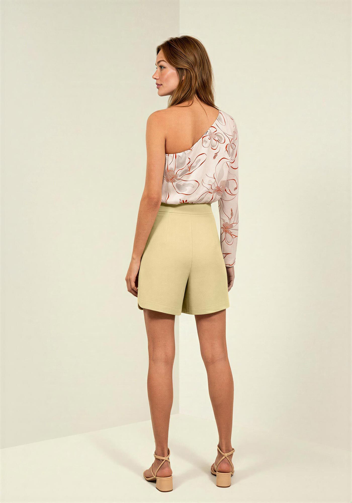 Shorts De Cintura Alta Em Alfaiataria Com Aberturas Laterais, BEGE BISCUIT, large.