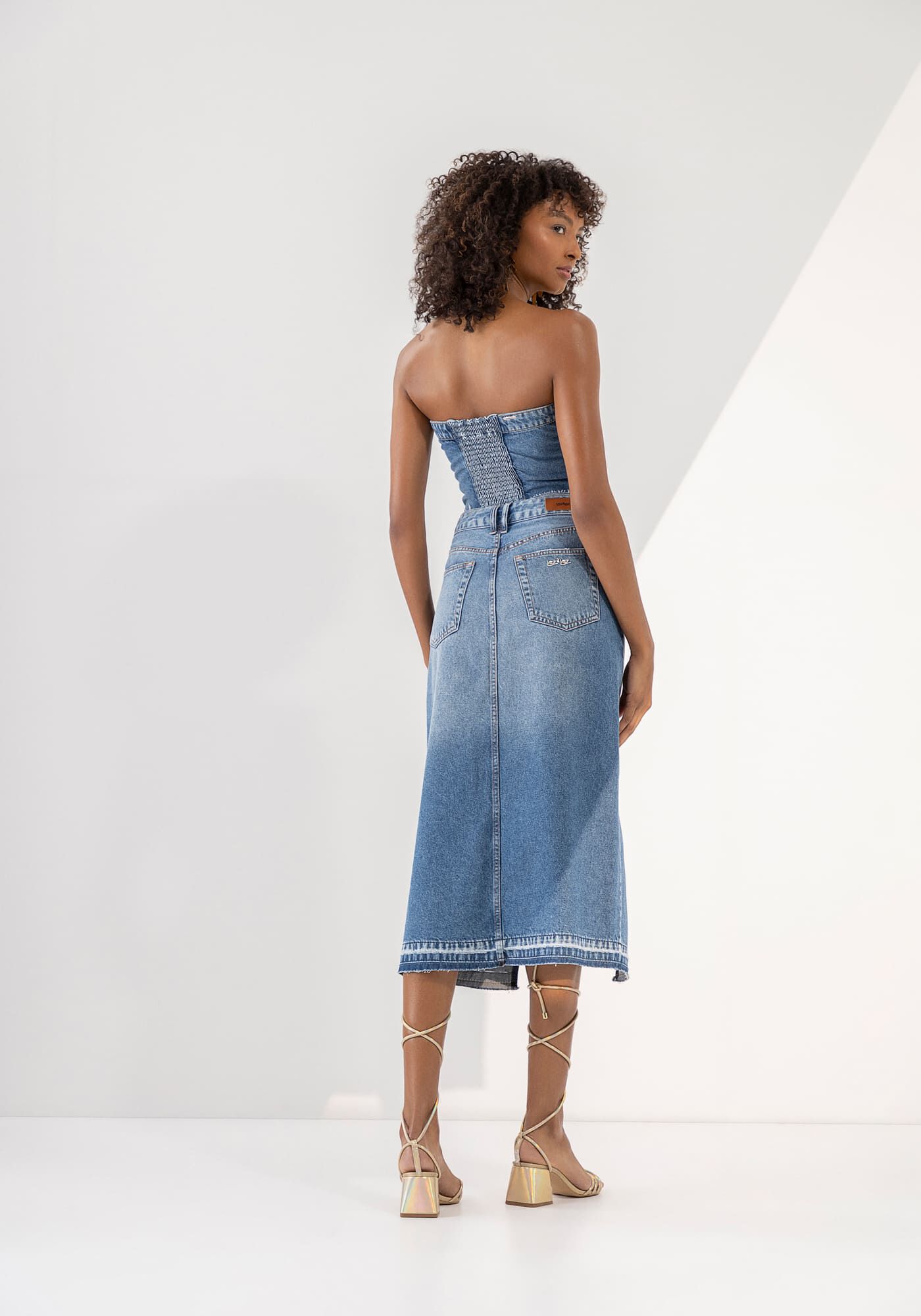 Saia Jeans Midi Cintura Alta com Fenda Lez a Lez