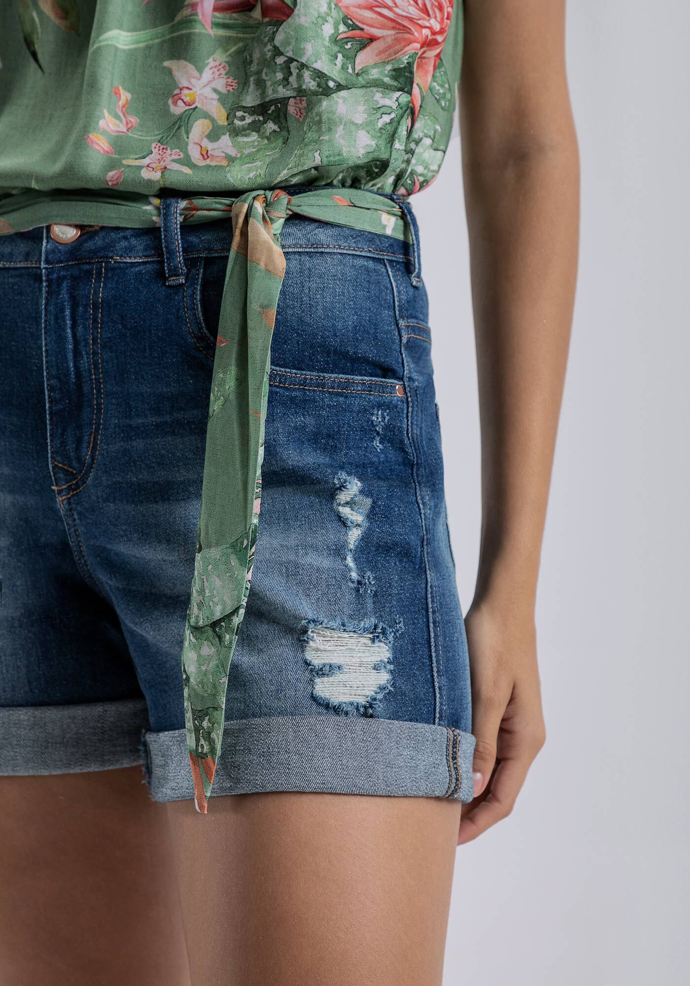 Bermuda Jeans Boyfriend Venice com Faixa, JEANS, large.