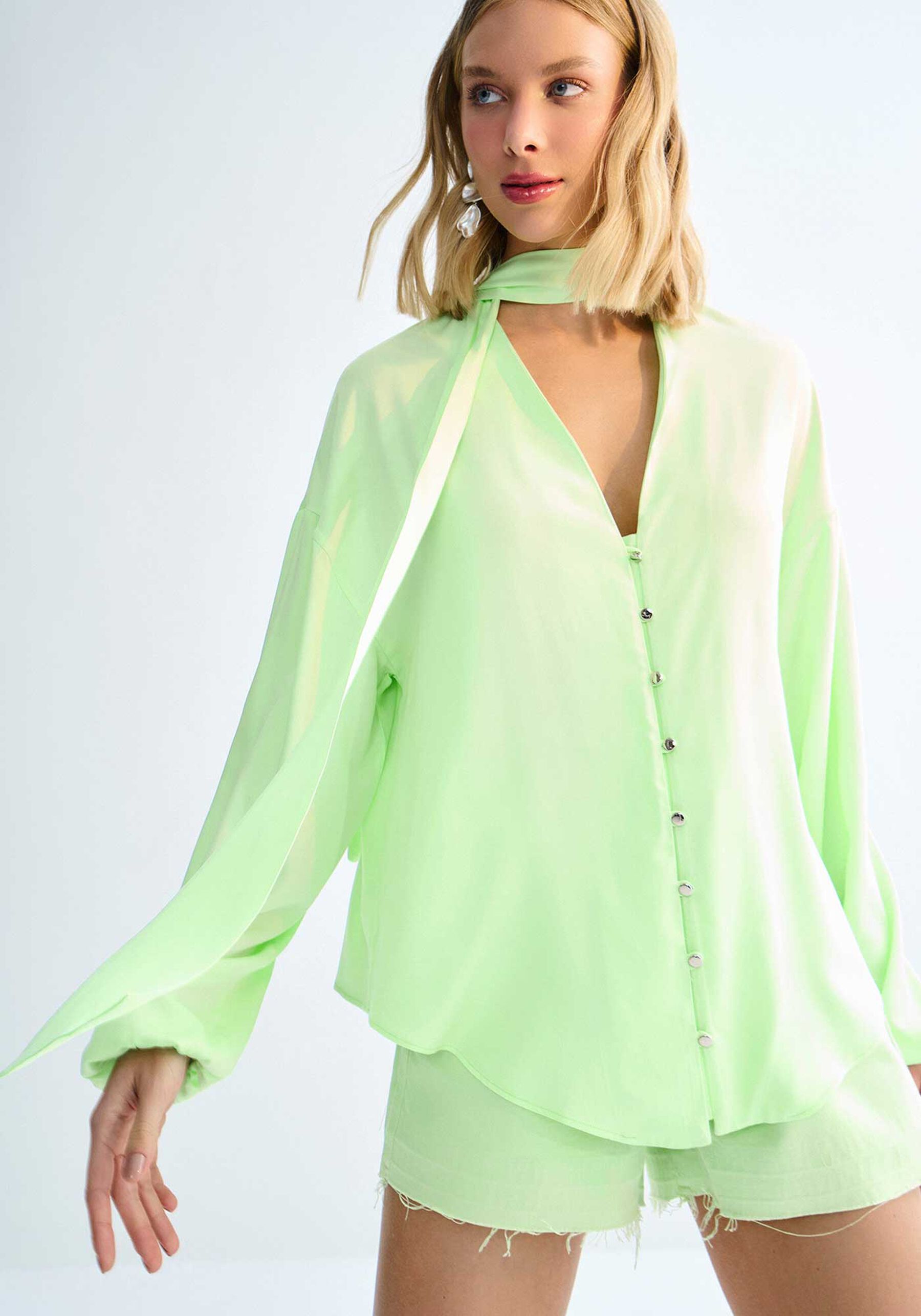 Camisa Manga Longa com Faixa Decote, VERDE NOW. Camisa Manga Longa com Faixa Decote, VERDE NOW, large.
