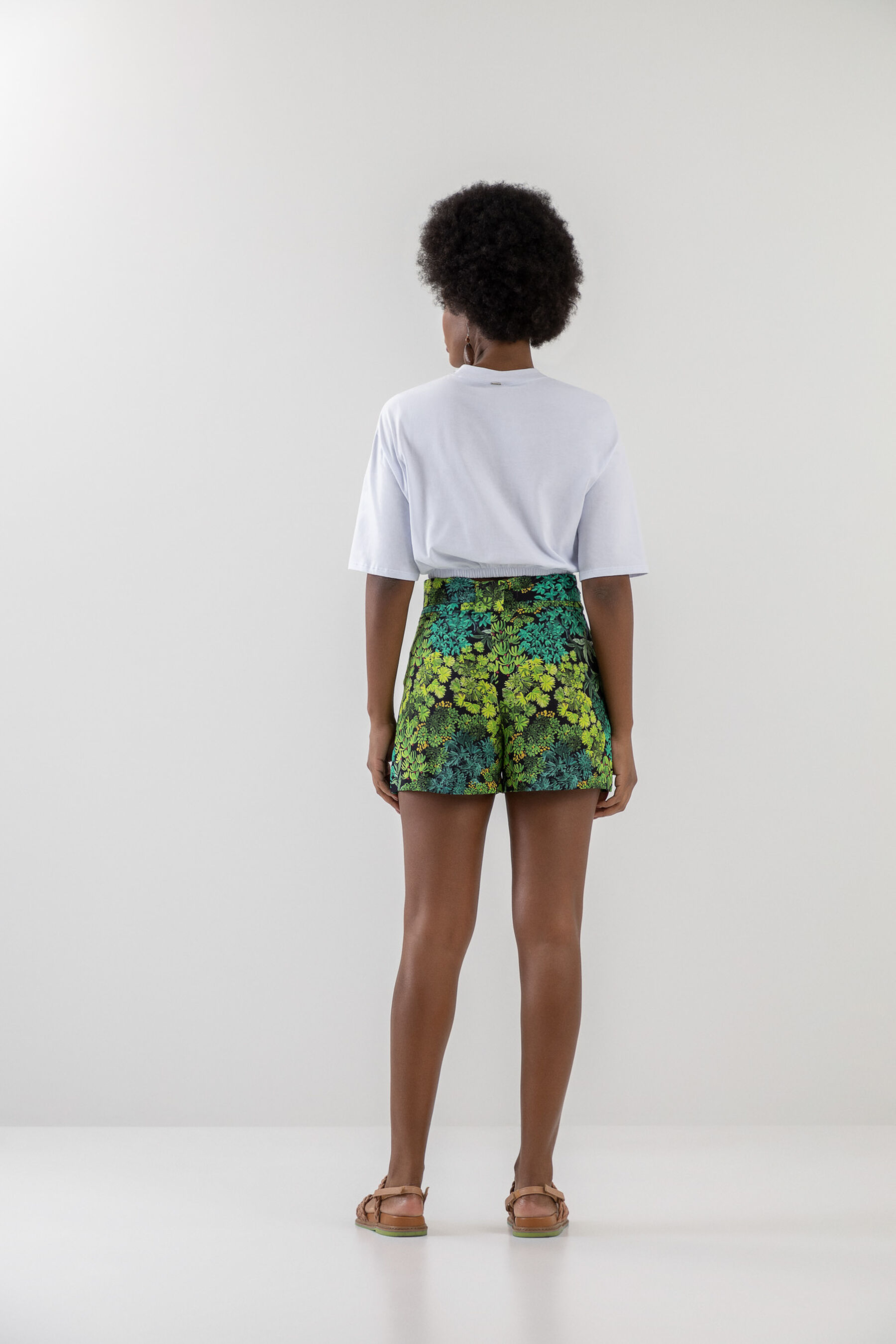 T-shirt Cropped Estampada com Elástico Barra, BRANCO. T-shirt Cropped Estampada com Elástico Barra, BRANCO, large.