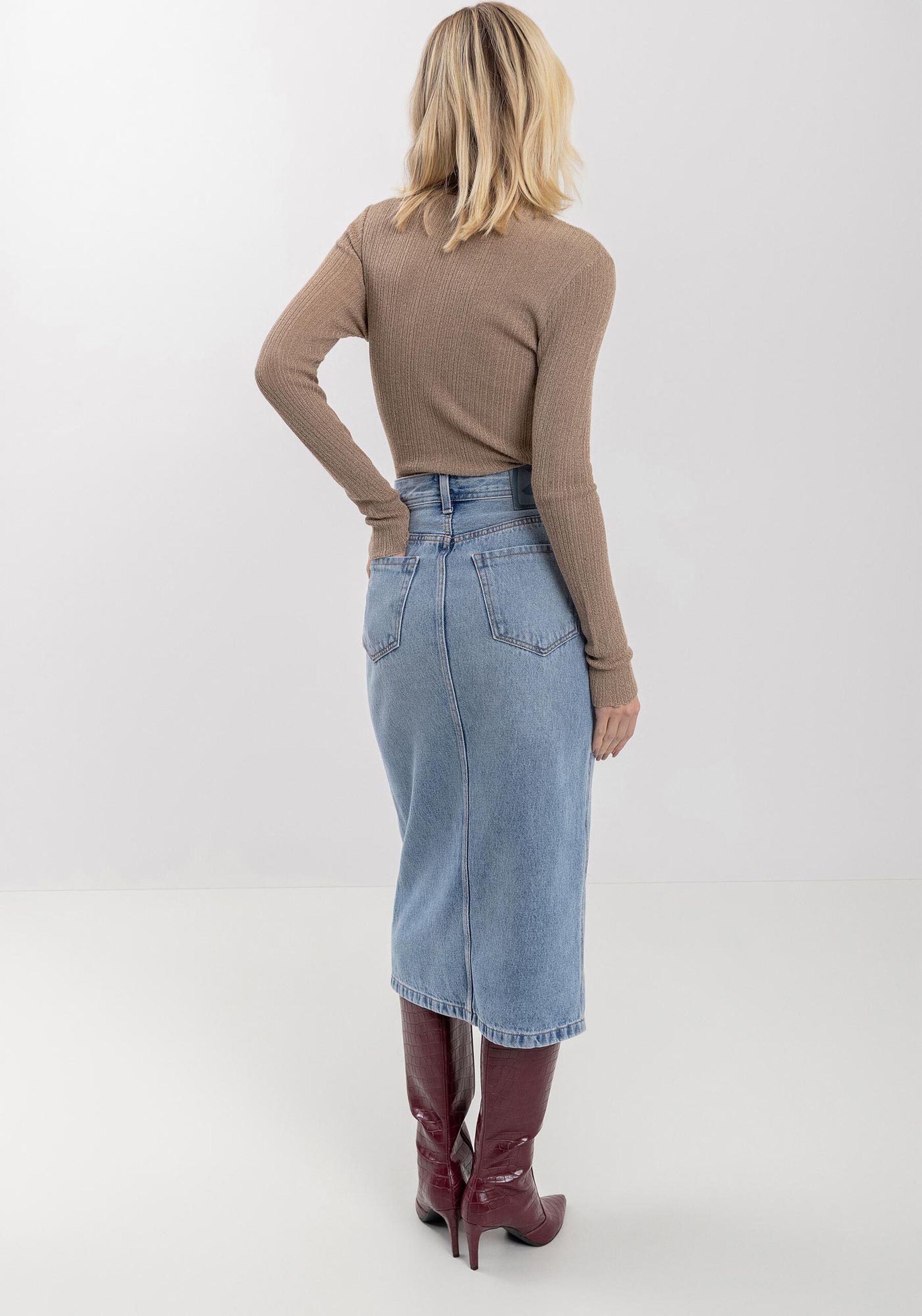 Saia Jeans Midi Com Cintura Alta E Fenda Assimétrica, . Saia Jeans Midi Com Cintura Alta E Fenda Assimétrica, , large.