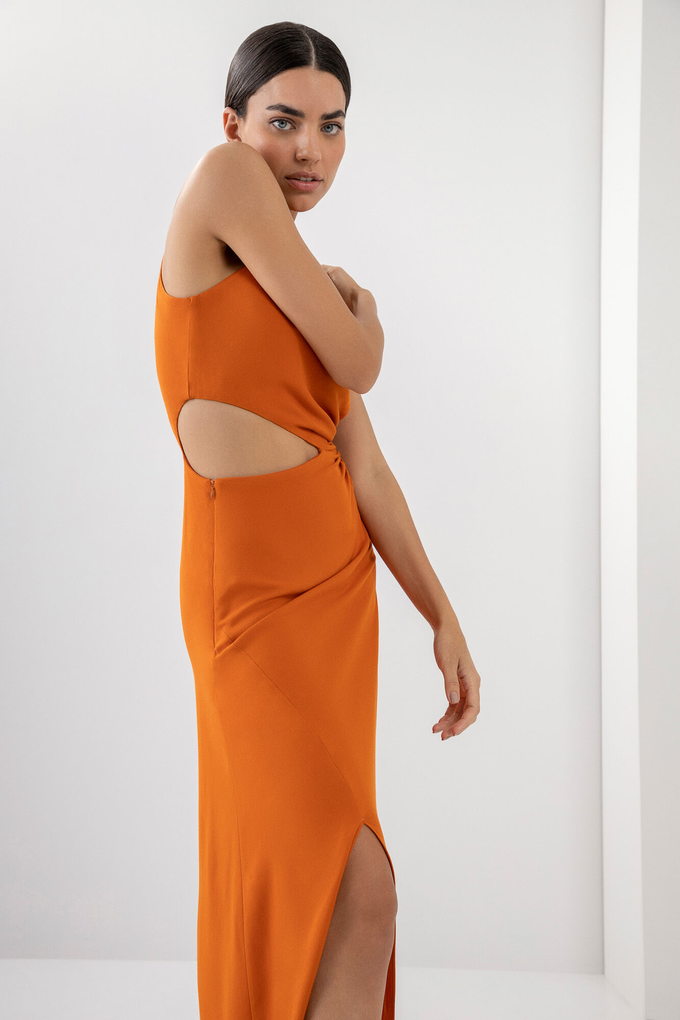 Vestido Midi Assim&eacute;trico em Viscose com Cut Out, , large.