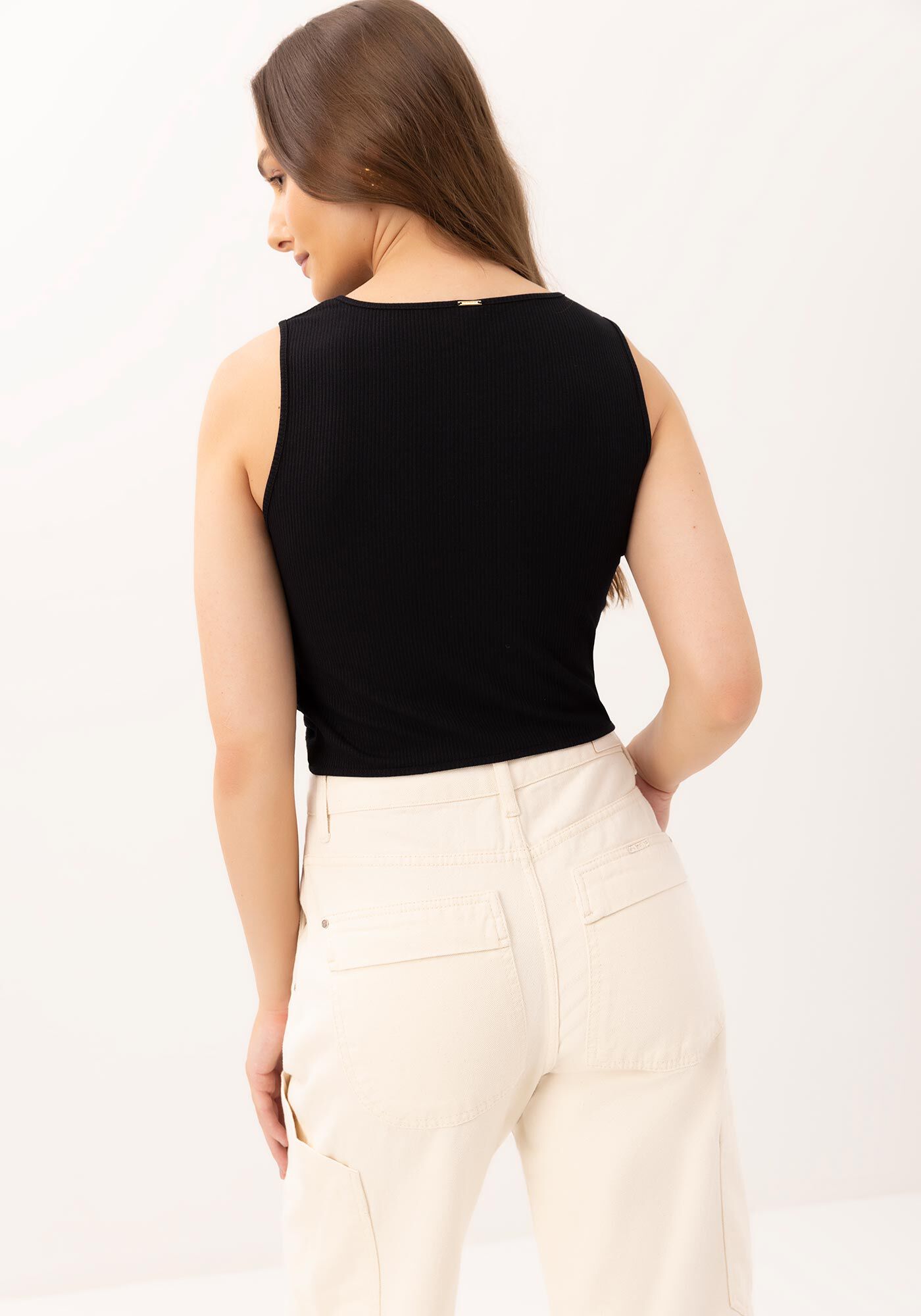 Regata Cropped Canelada com Cut e Detalhe Metal, , large.