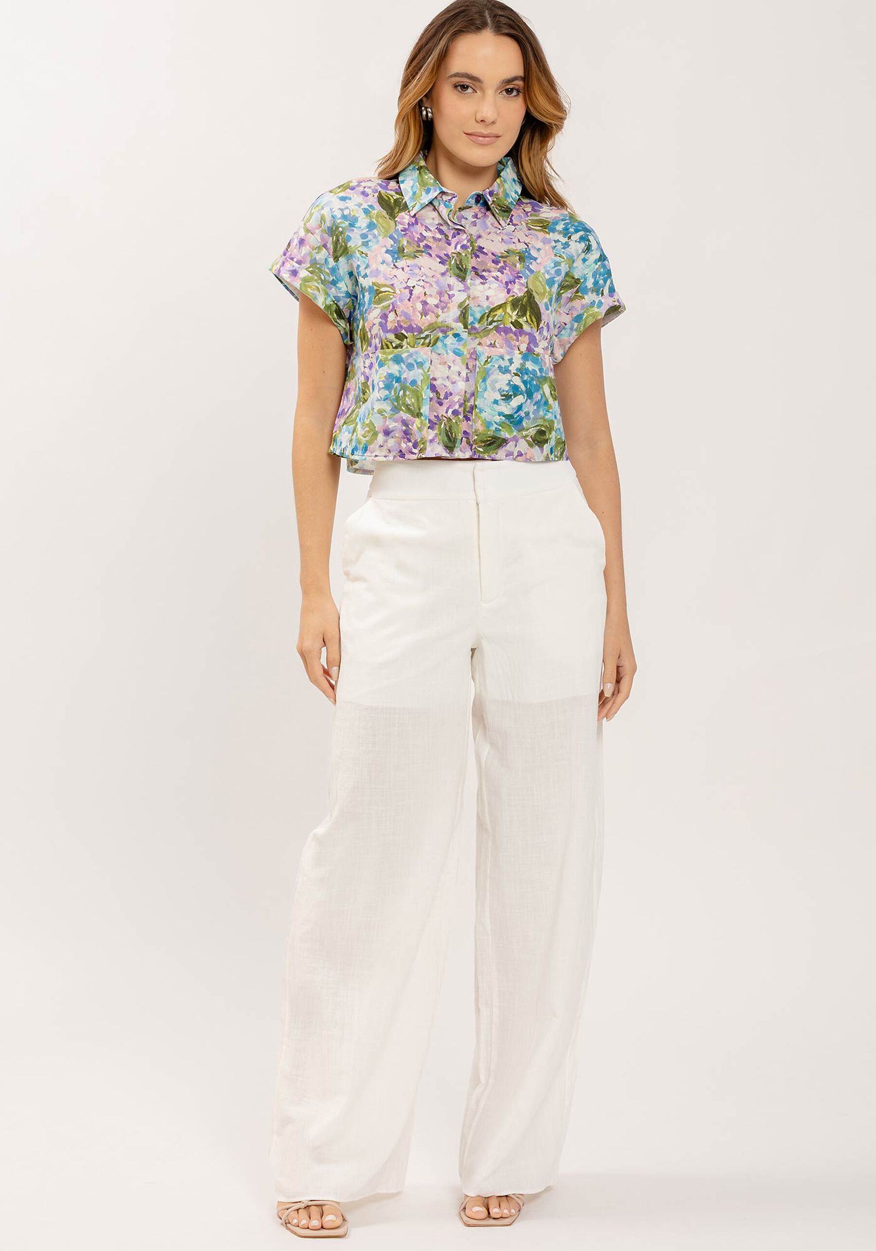 Camisa Manga Curta Cropped em Linho Estampada, . Camisa Manga Curta Cropped em Linho Estampada, , large.