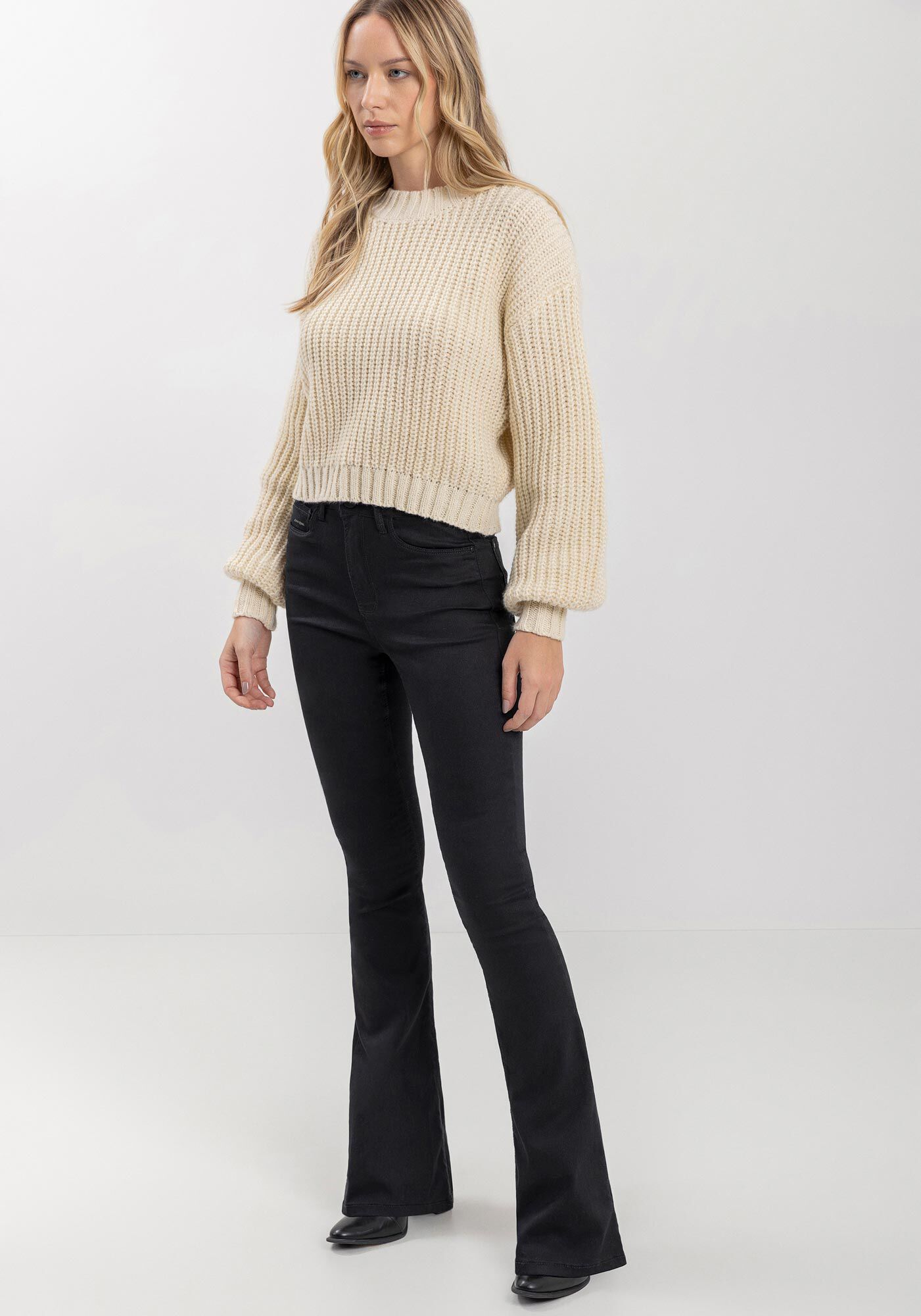 Cal&ccedil;a Flare Boot Cut Em Sarja Com Cintura Alta, , large.