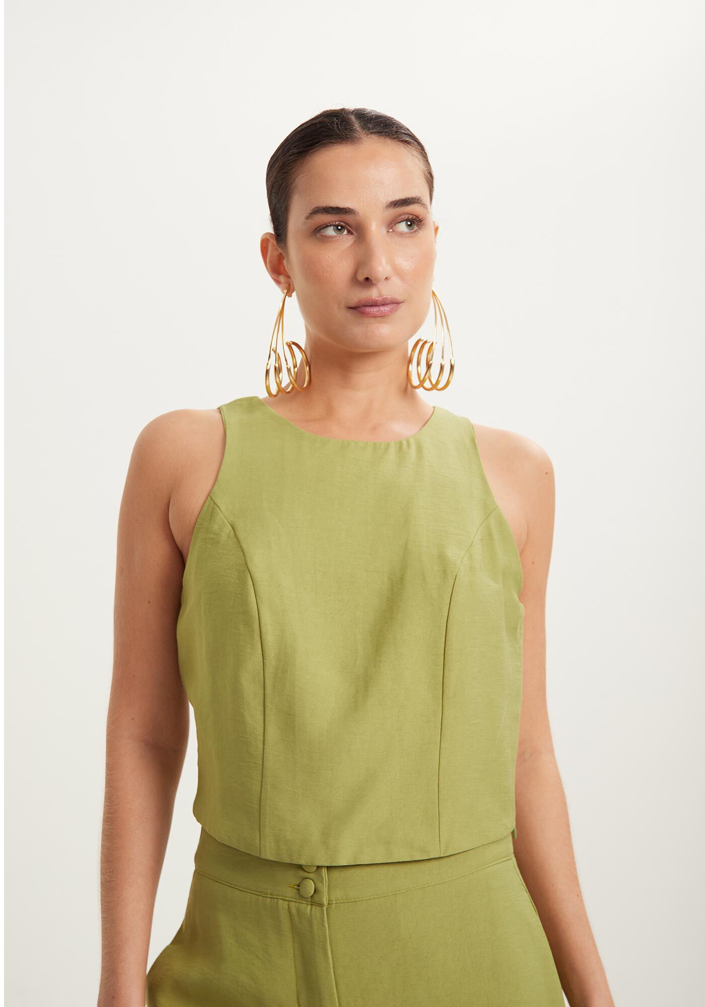 Blusa Cropped Sem Mangas Em Alfaiataria Com Decote Redondo, , large.