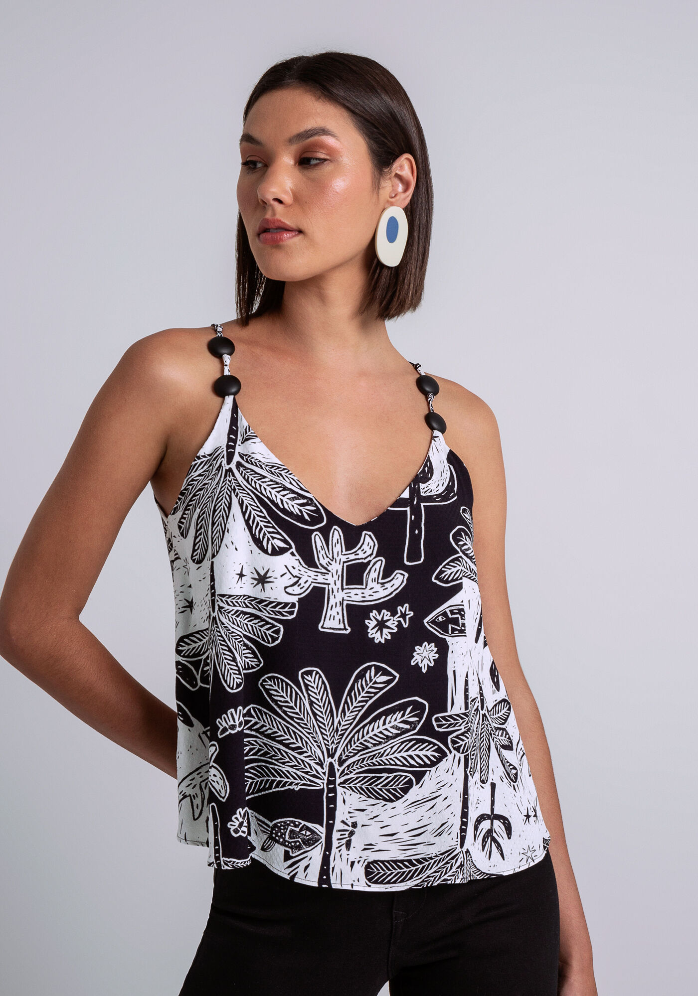 Blusa em Viscose com Detalhe Al&ccedil;as, XILOGRAVURA, large.