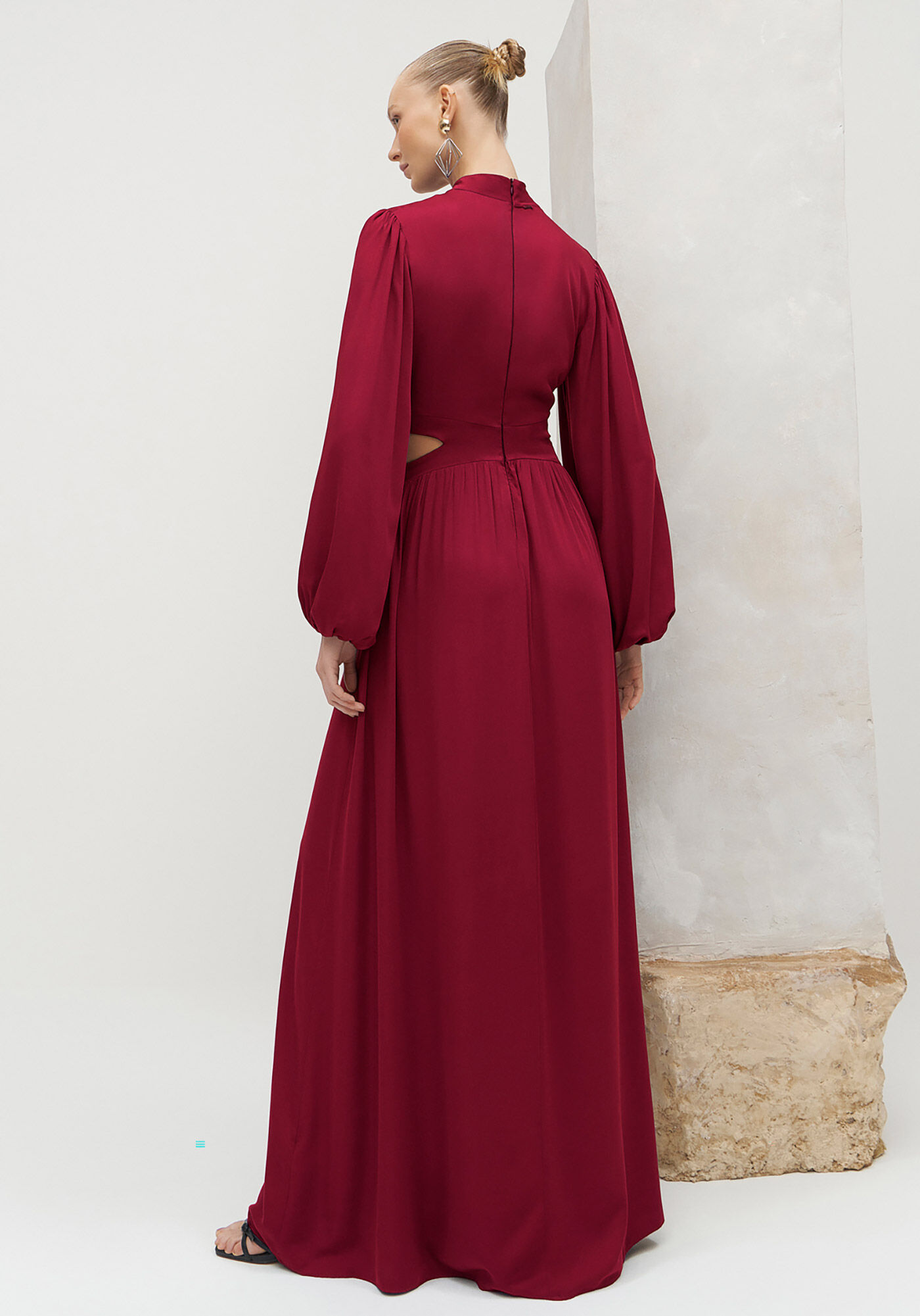Vestido Longo Manga Longa com Gola Alta e Cut Out, , large.