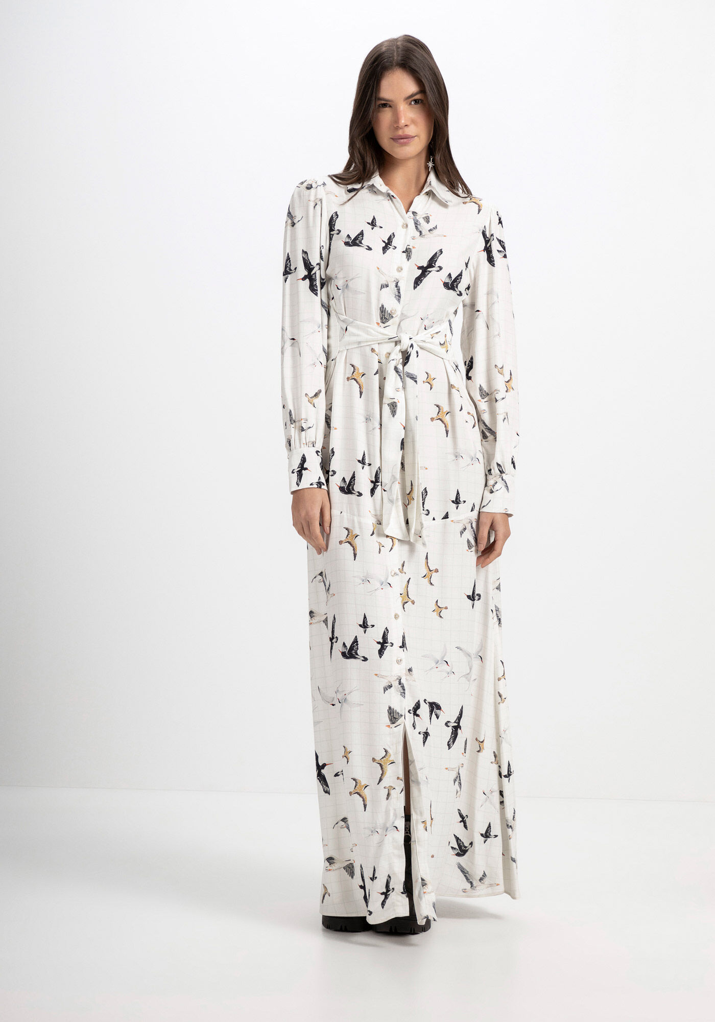 Vestido Longo Chemise em Viscose com Manga Longa, PASSAROS, large.