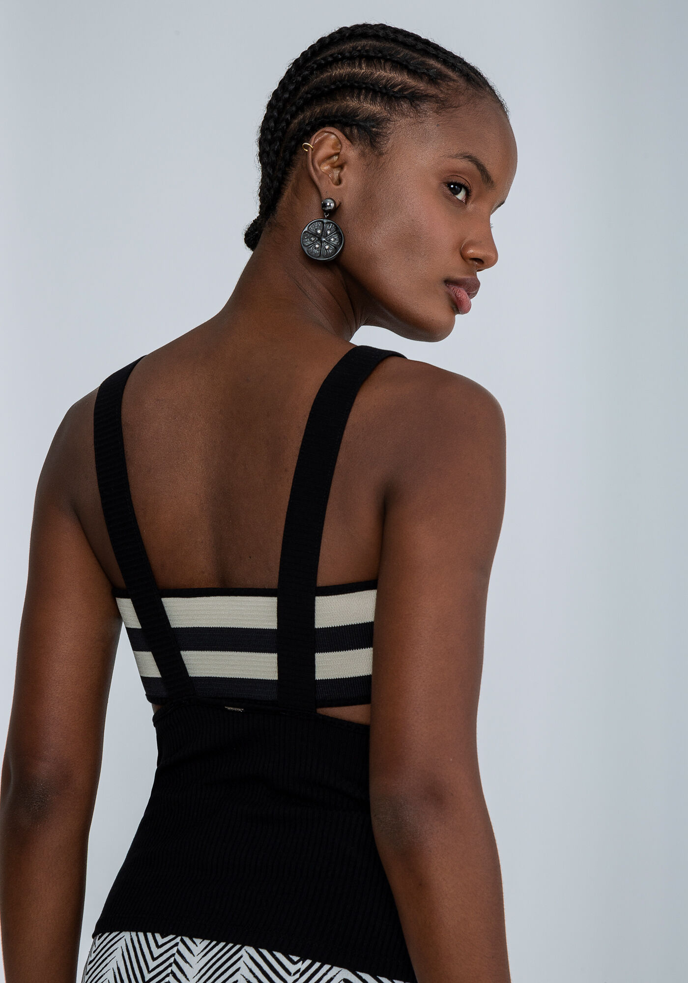 Blusa com Al&ccedil;as Recorte Costas, PRETO REATIVO, large.