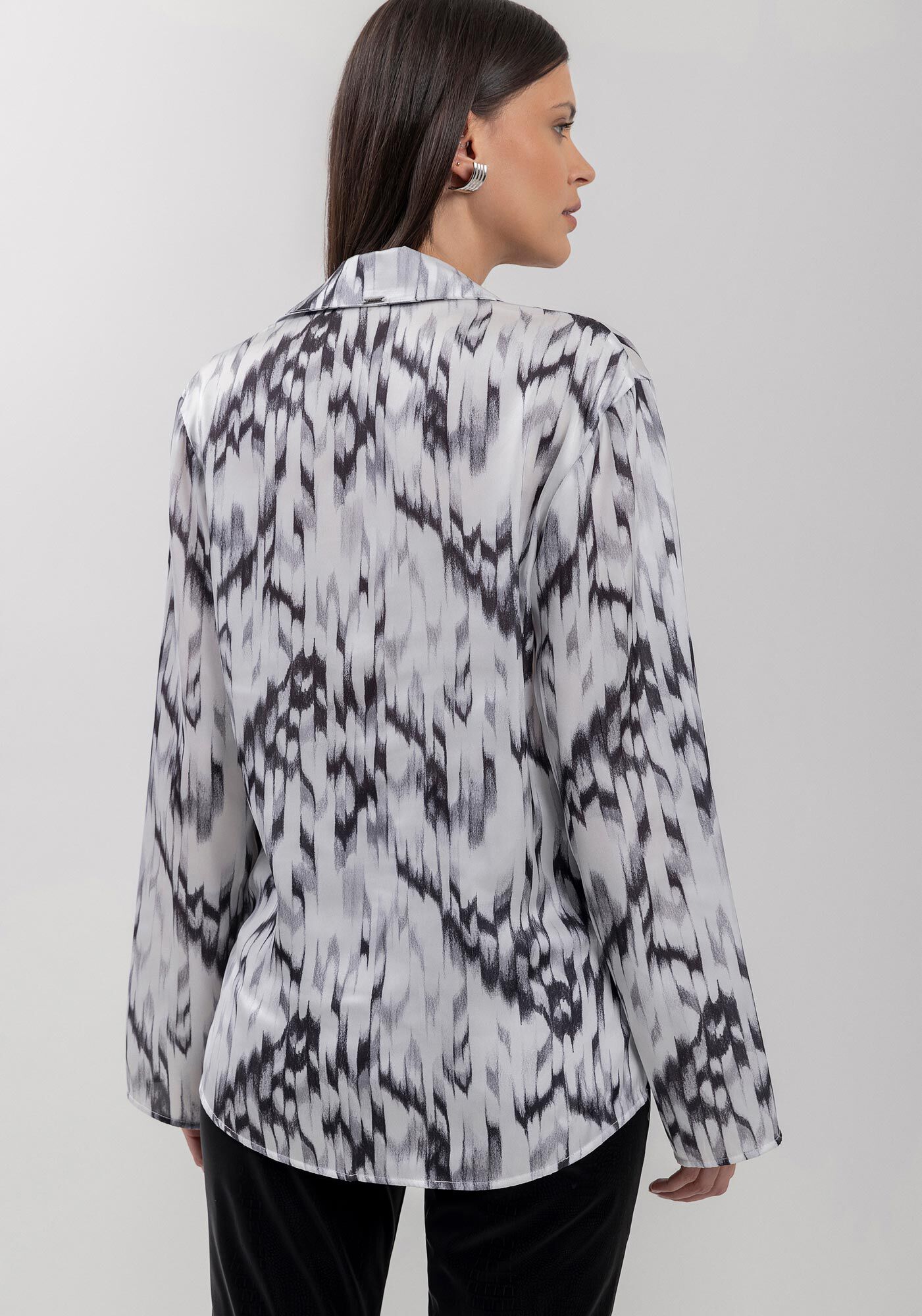 Blusa De Mangas Longas Em Cetim Estampado Com Amarra&ccedil;&atilde;o, , large.