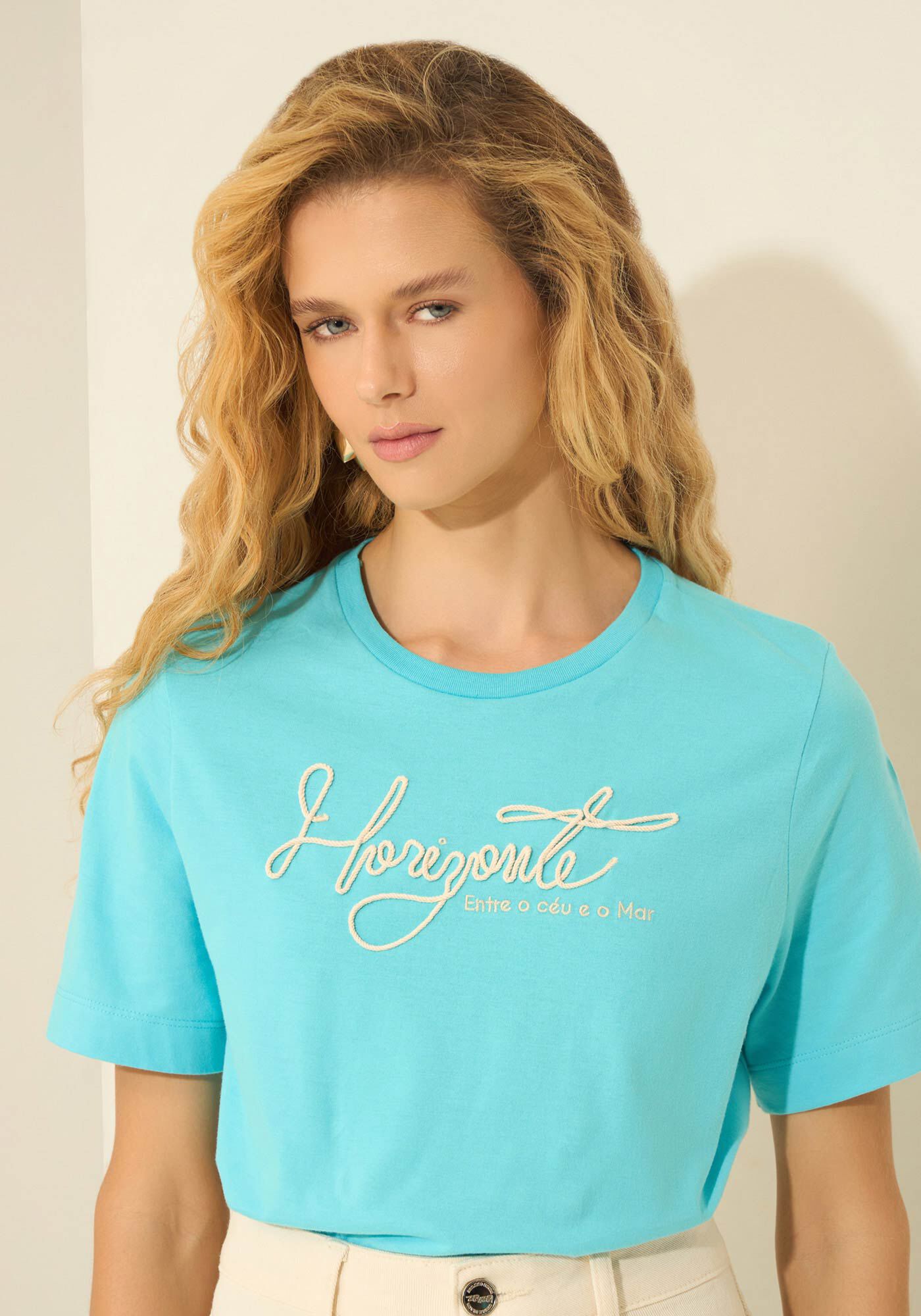 T- shirt Com Mangas Curtas E Bordado Em Malha Penteada, AZUL NEVADA, large.