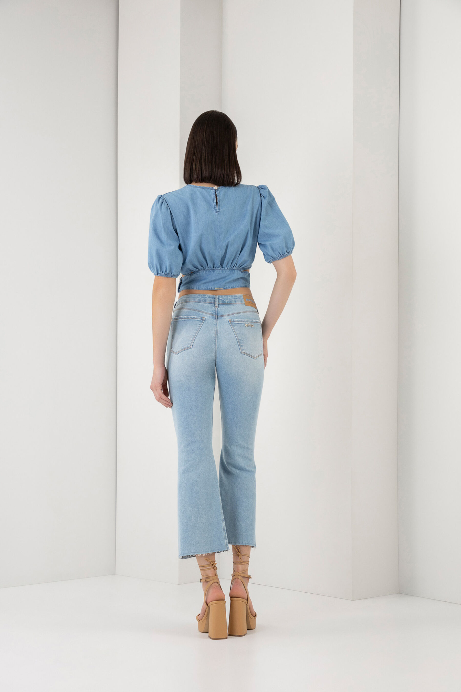 Blusa Jeans Cropped com Franzido e Manga Bufante, . Blusa Jeans Cropped com Franzido e Manga Bufante, , large.